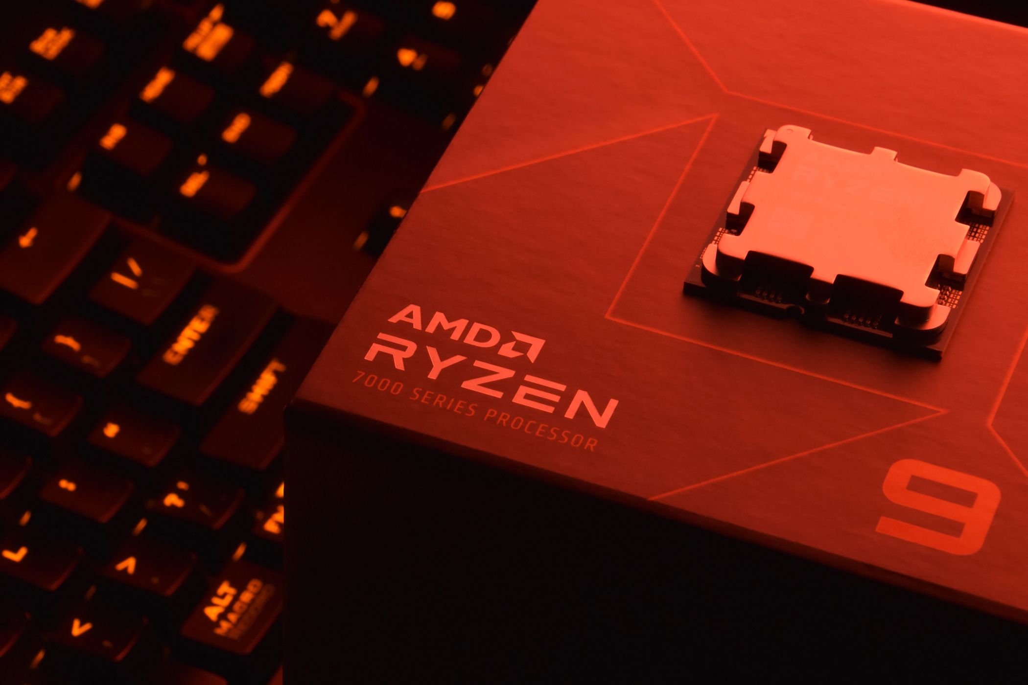 amd ryzen 9 7000 series cpu and box