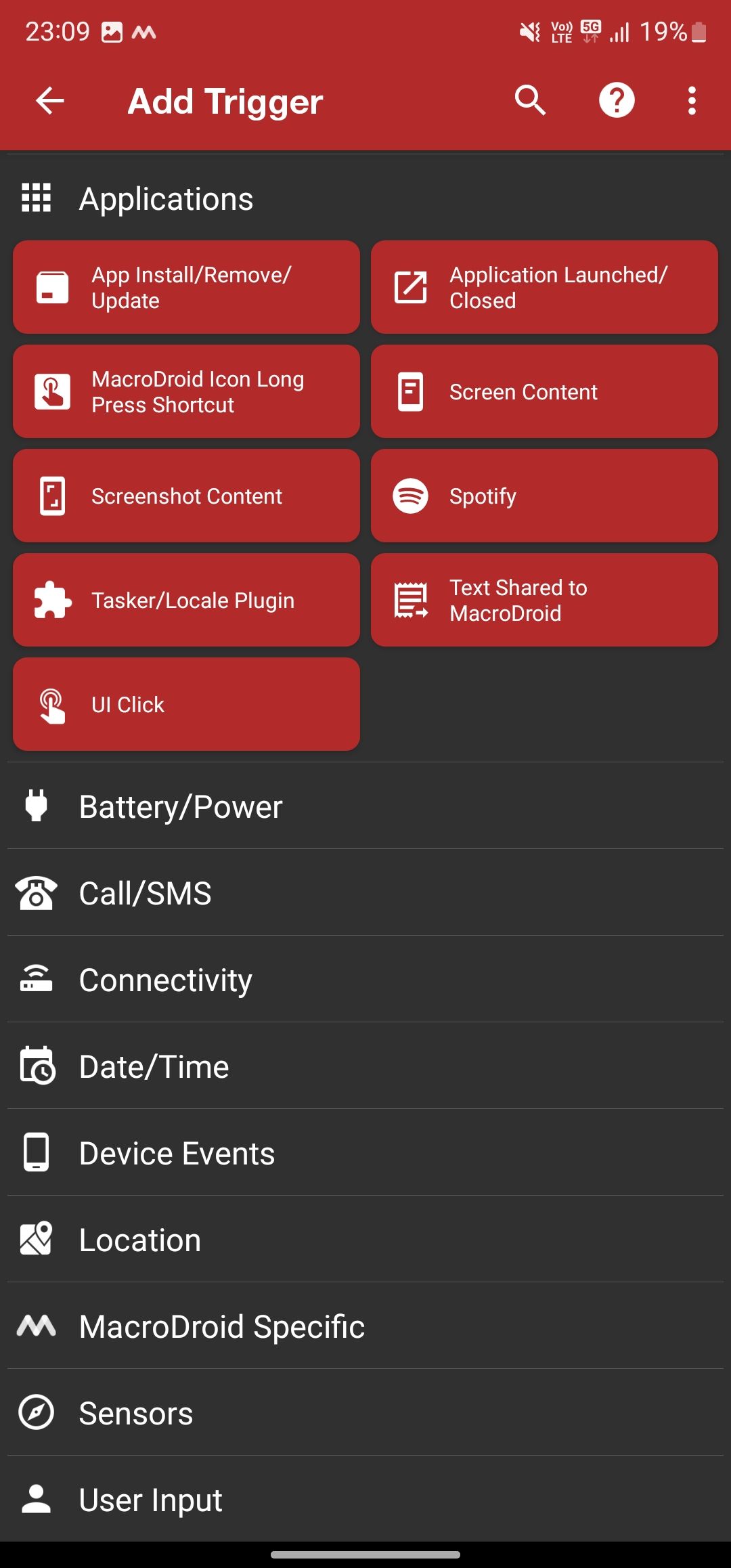 Choosing the Application Launched/Closed action for the Applications trigger in MacroDroid.