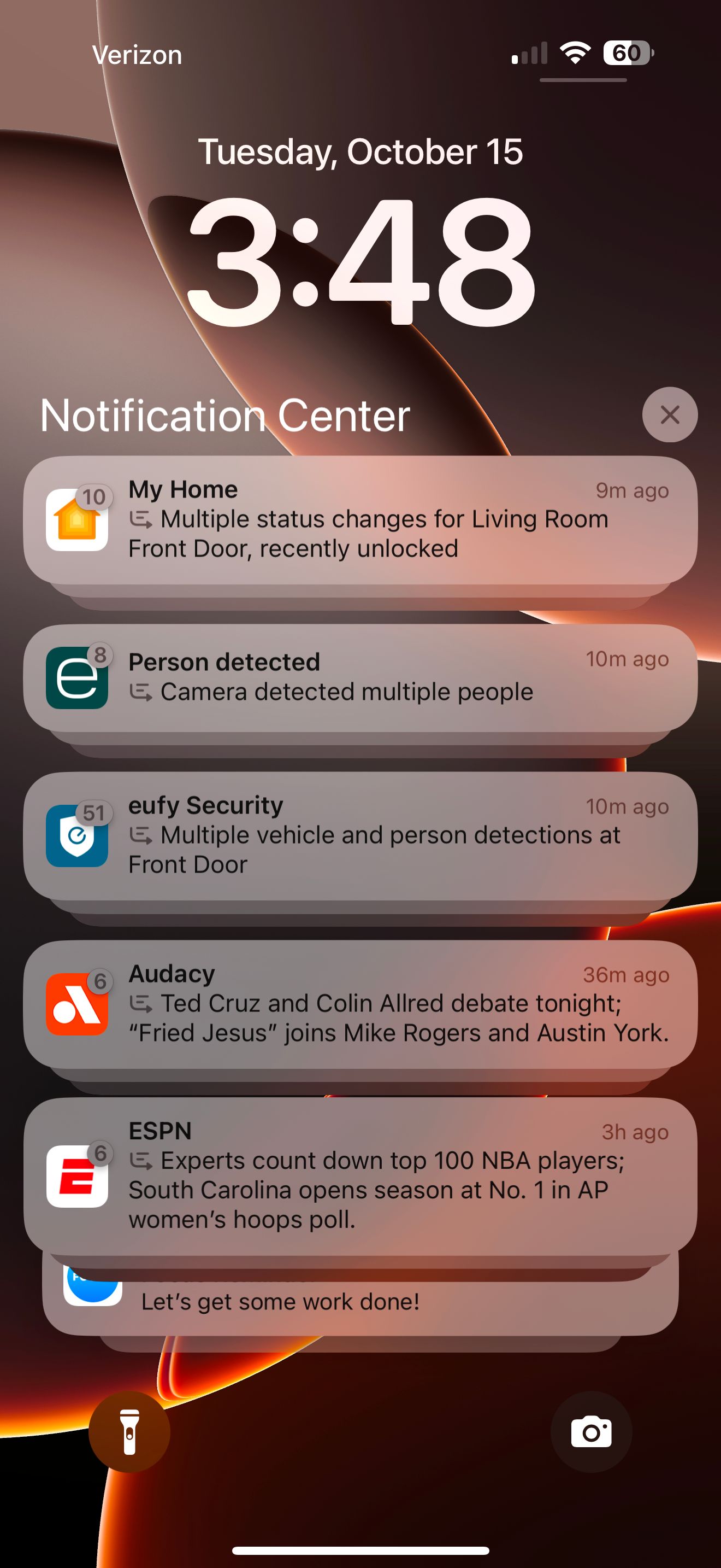خلاصه اعلان ها با Apple Intelligence در صفحه قفل iOS 18.1