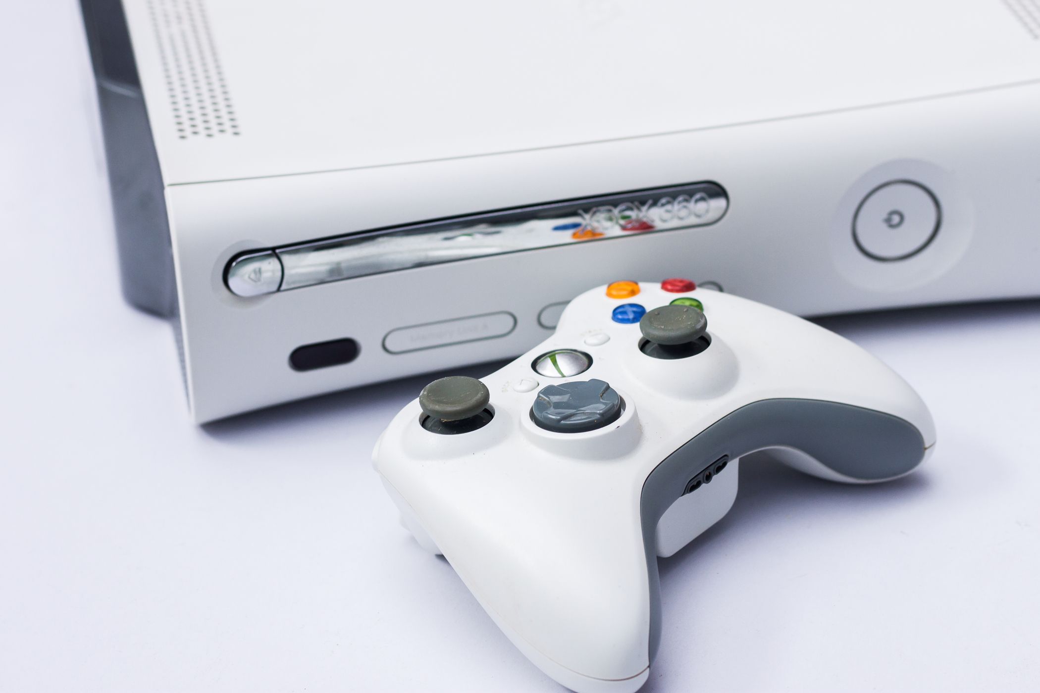 xbox 360 with controller