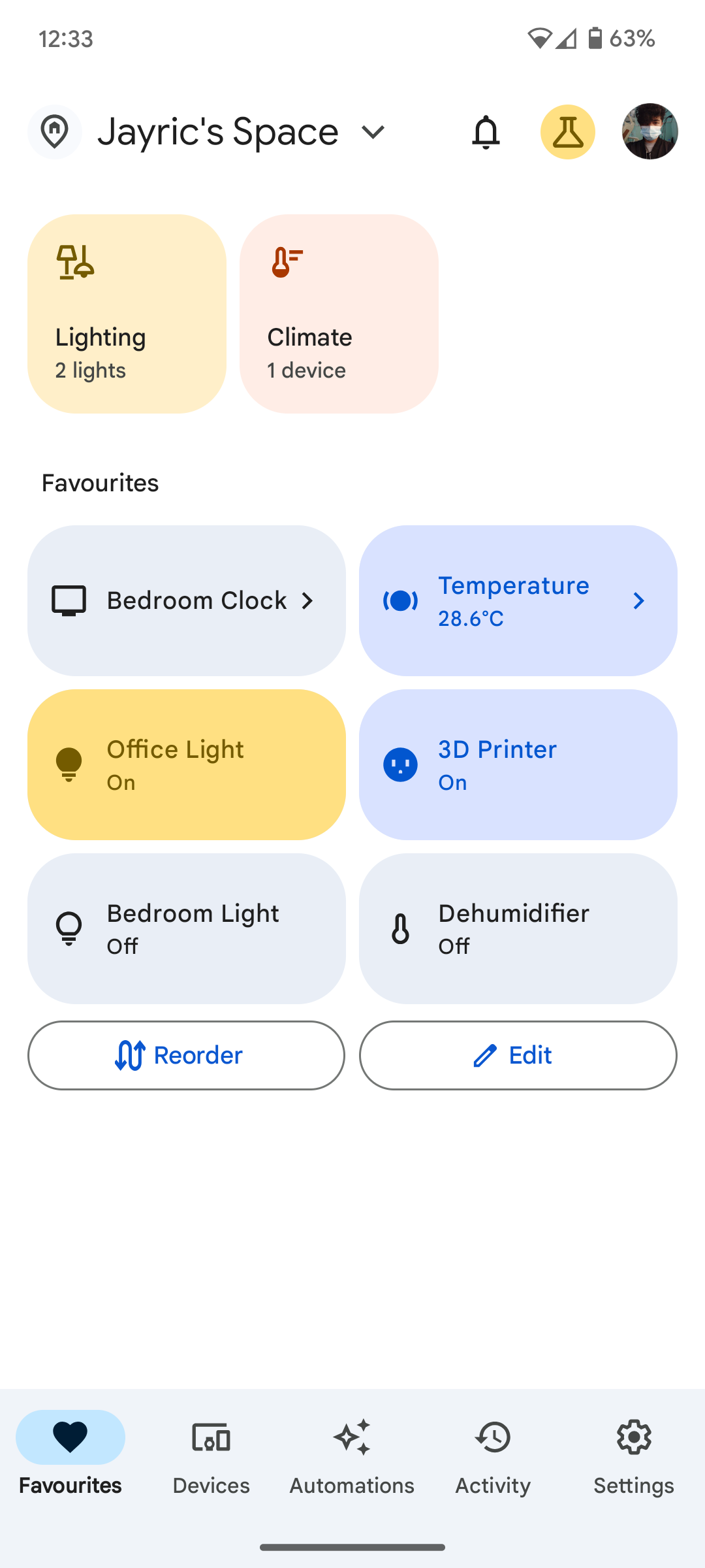 دما فقط زمانی نمایش داده می‌شود که برنامه Google Home باز شود