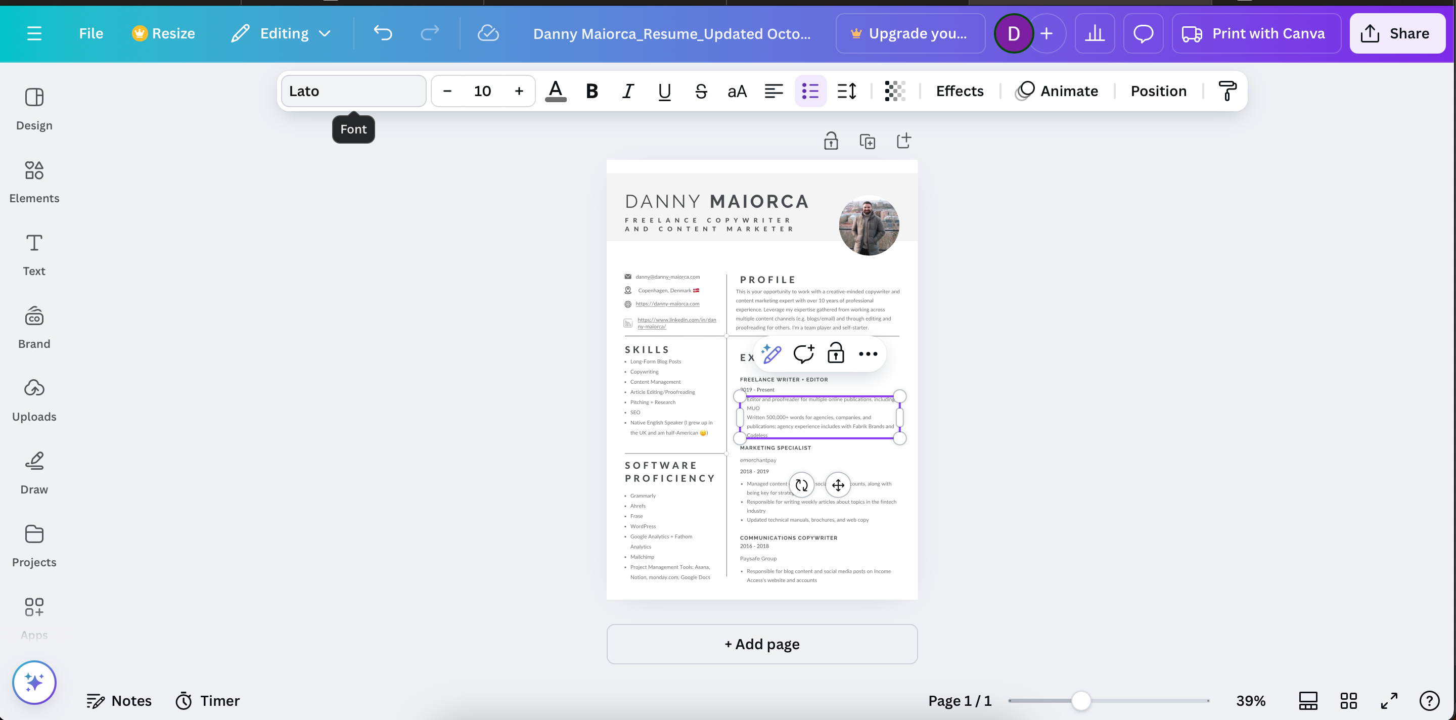 Testing the user-friendliness of Canva by typing within an element
