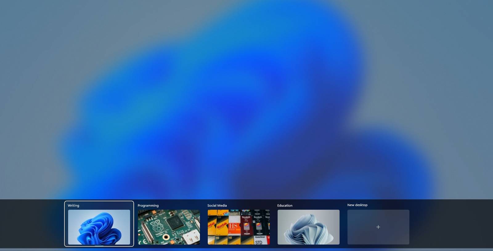Viewing Virtual Desktops with Task View