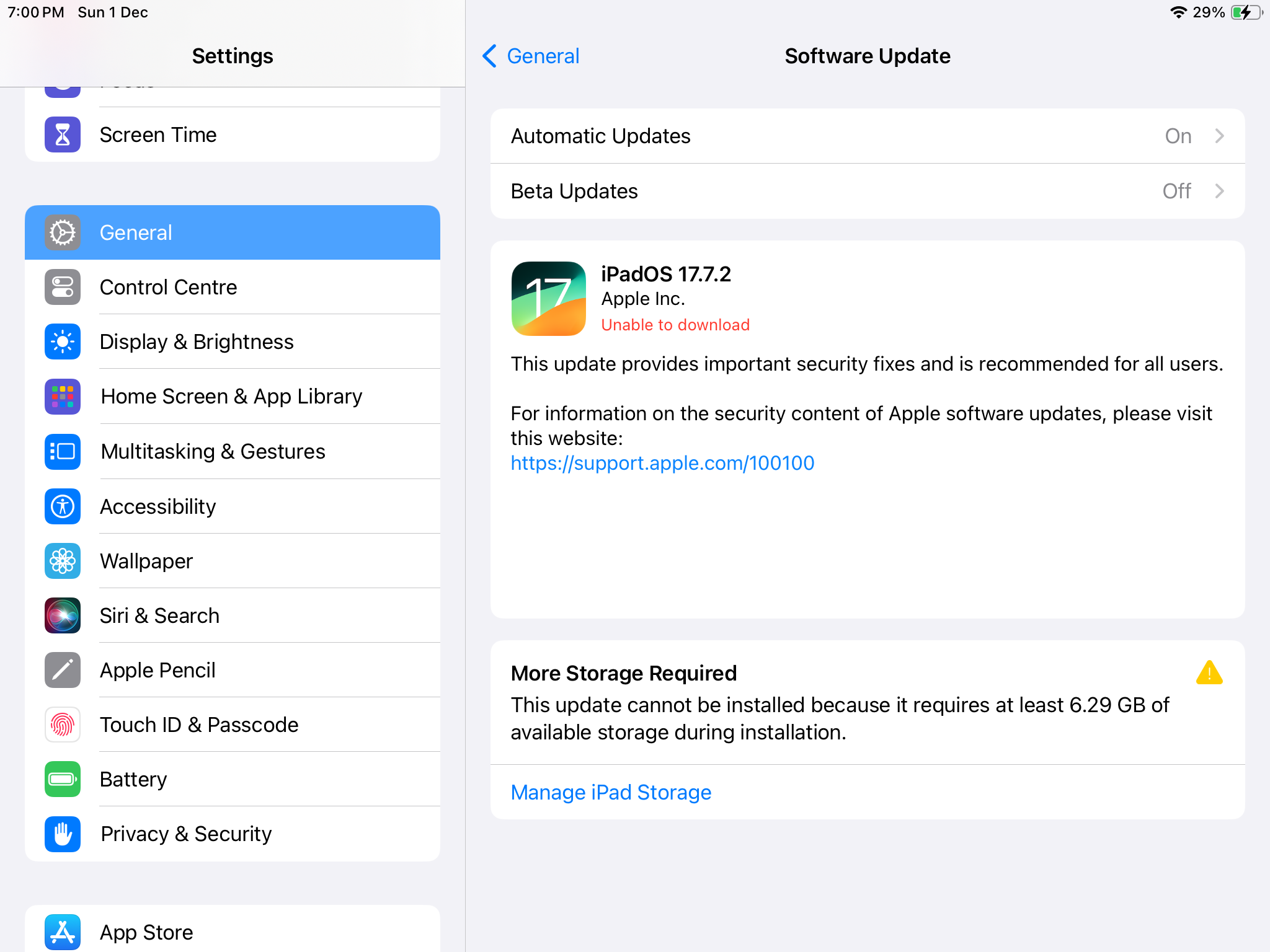 Menu de atualização de software iPadOS com uma nova versão do iPadOS 17 disponível