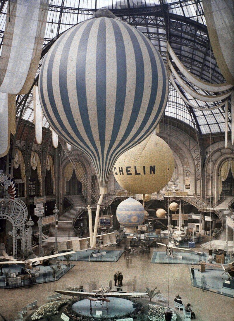 A photograph depicting two balloons in Paris