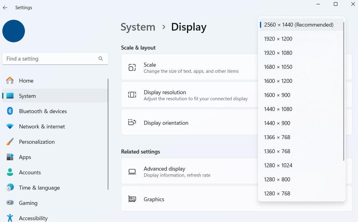 Display resolution options in Windows 11