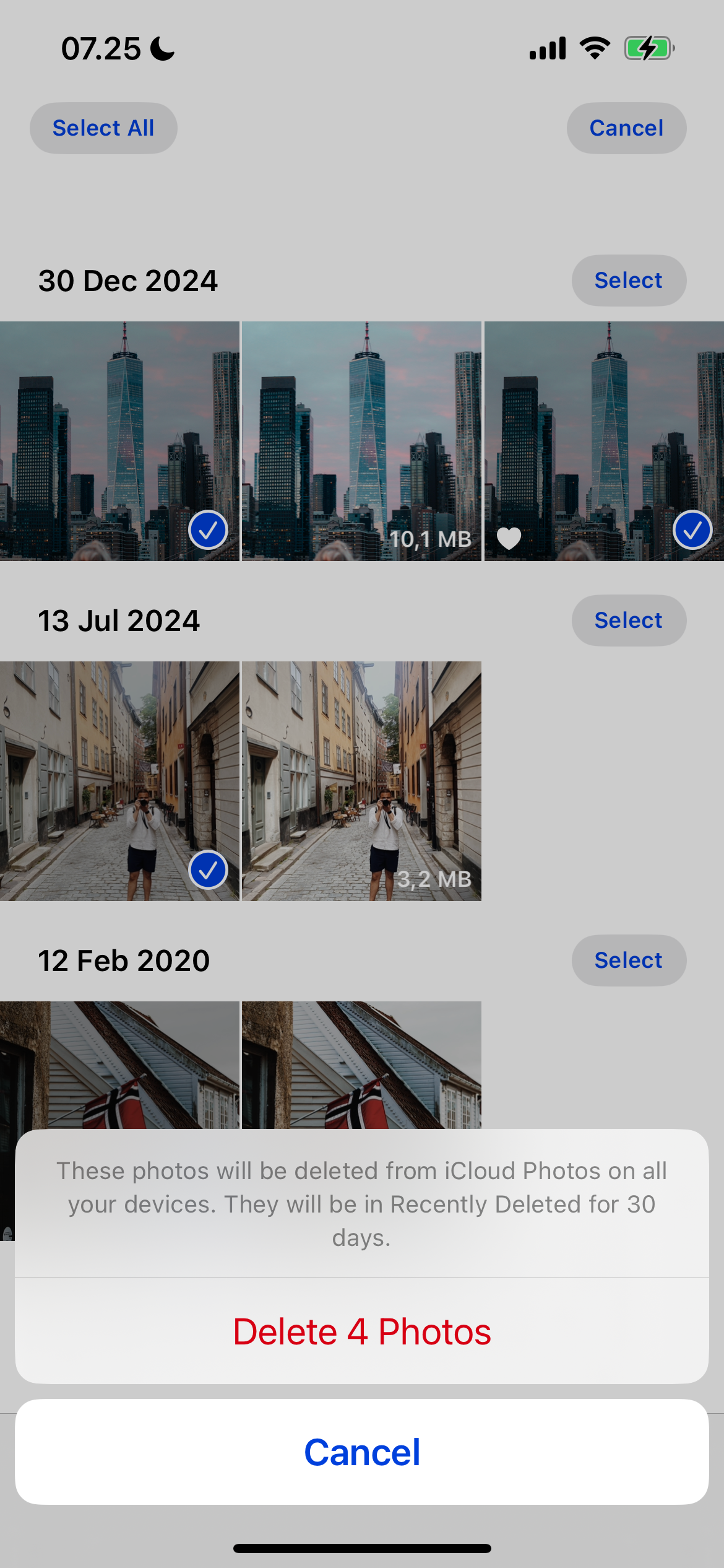 Deleting Duplicate Photos on an iPhone