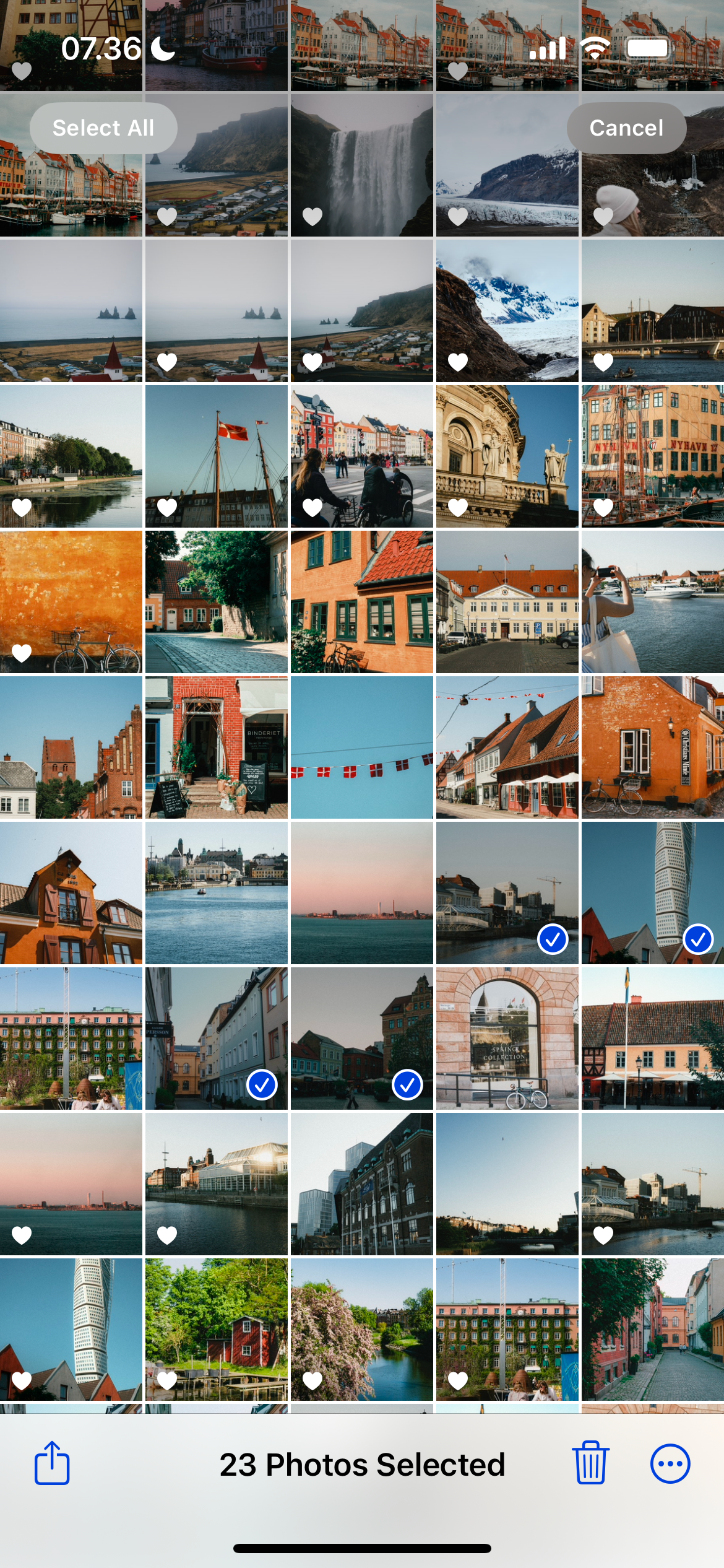 Deleting images in the Recently Saved folder on an iPhone