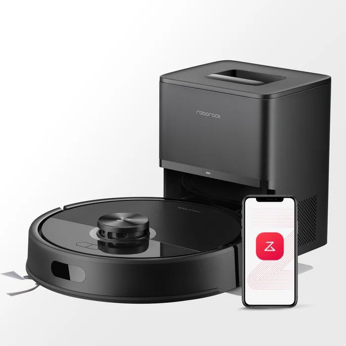خلاء ربات Roborock Q7 M5+ بر روی پس زمینه سفید.