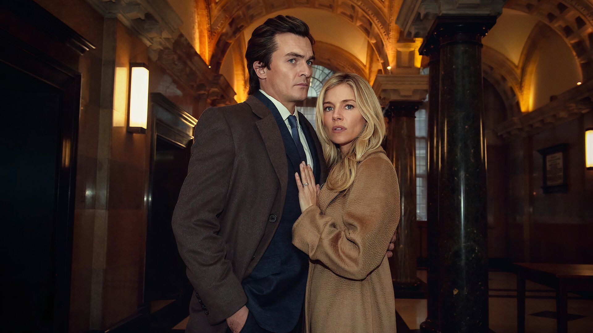 Rupert Friend and Sienna Miller in Netflix’s Anatomy of a Scandal.