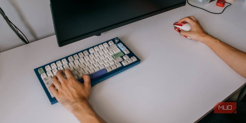 6 Ways to Reduce Pain While Typing on a Keyboard