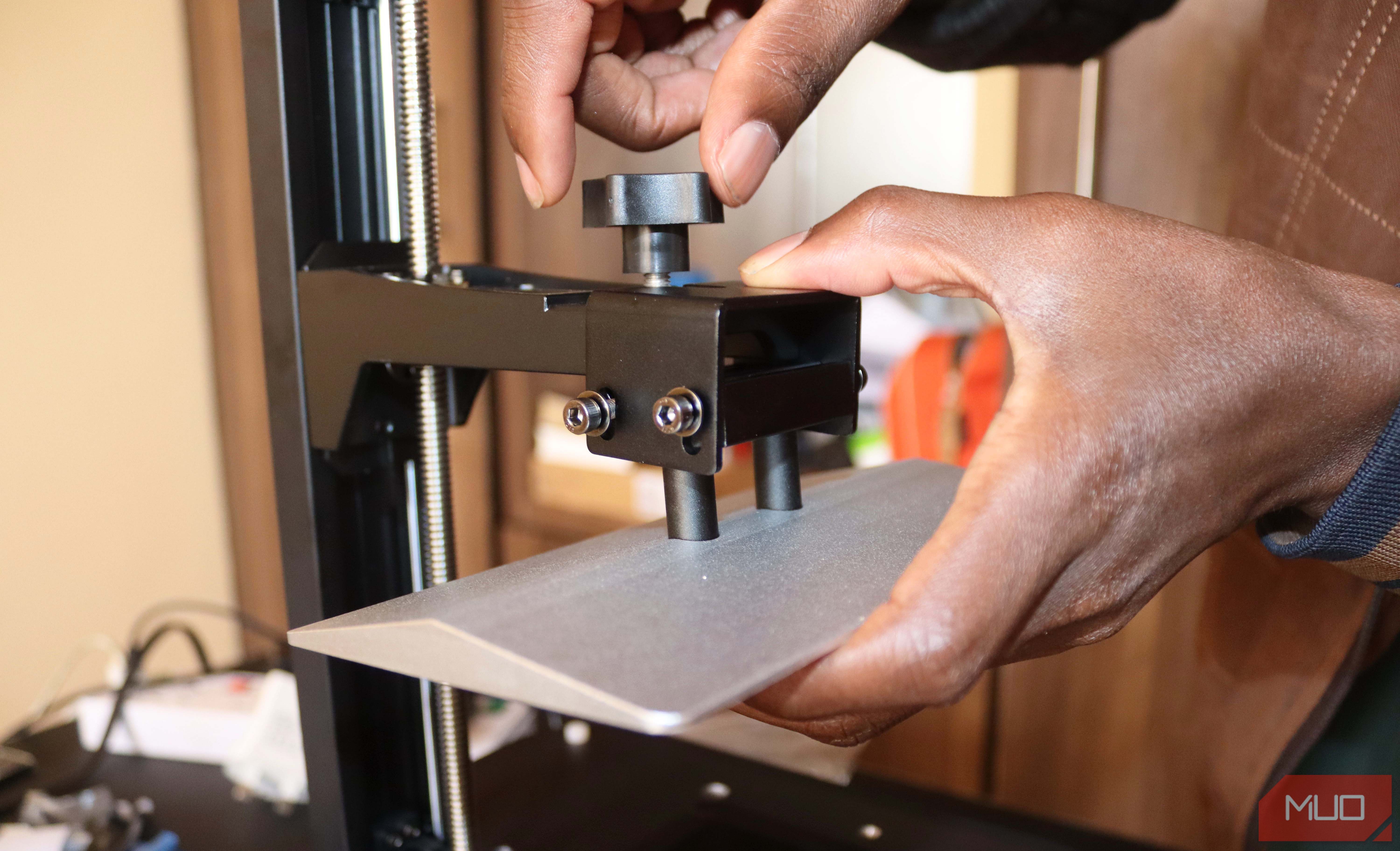 Leveling the build plate of a resin 3D printer