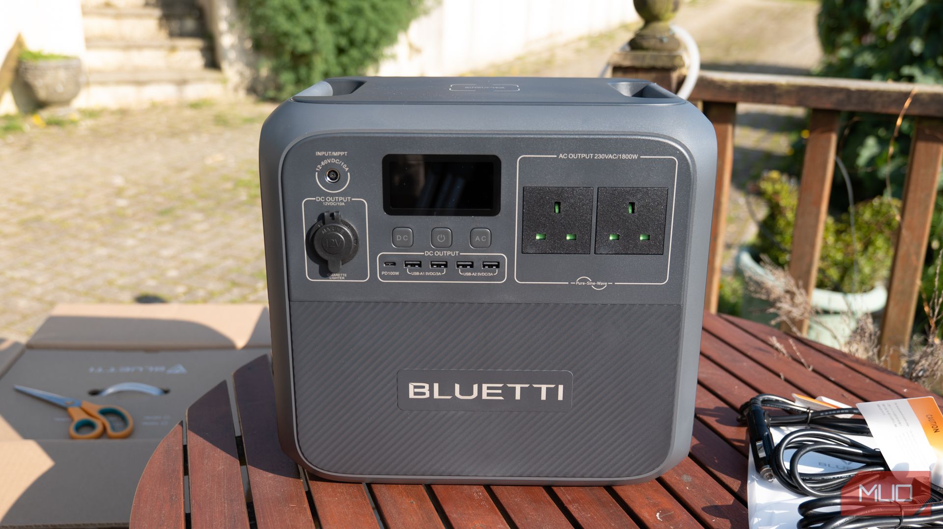 BLUETTI AC180 Portable Solar Generator 1152Wh 1800W Power Station for  Barbecue