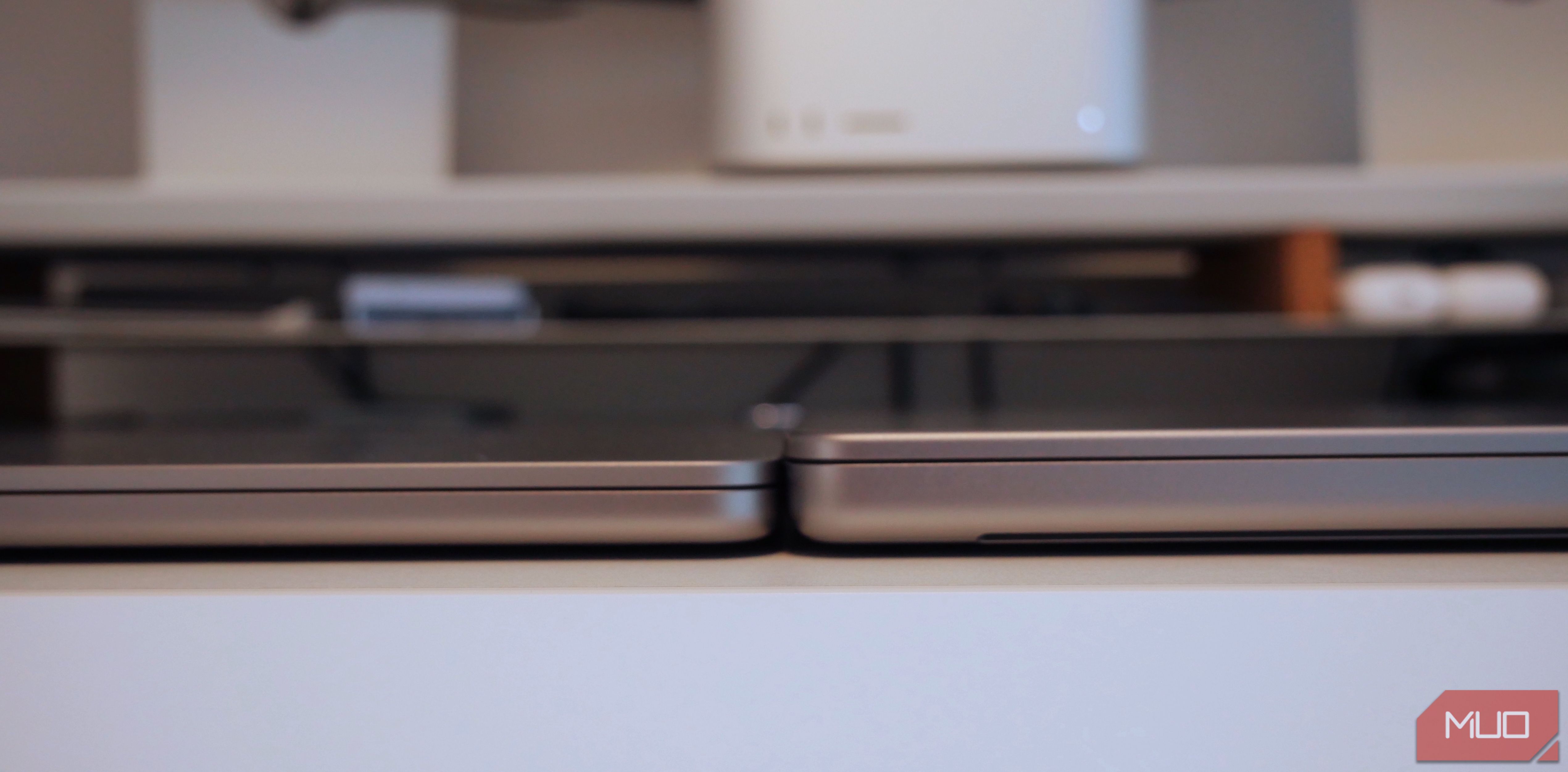 15-inch MacBook Air and 14-inch MacBook Pro thinness 