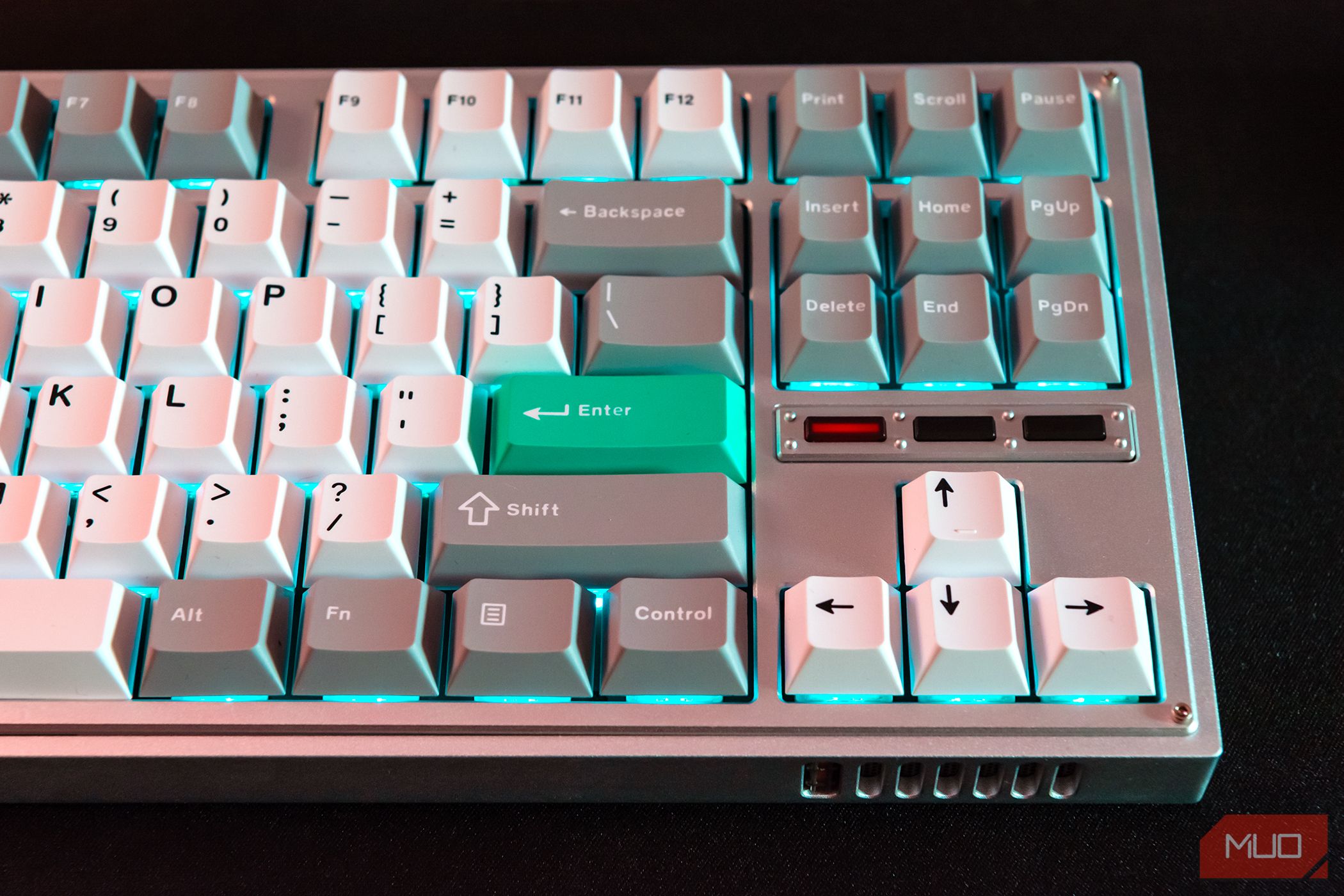 red-light-on-one-of-the-touch-sensitive-buttons-of-the-keychron-lemokey-l3
