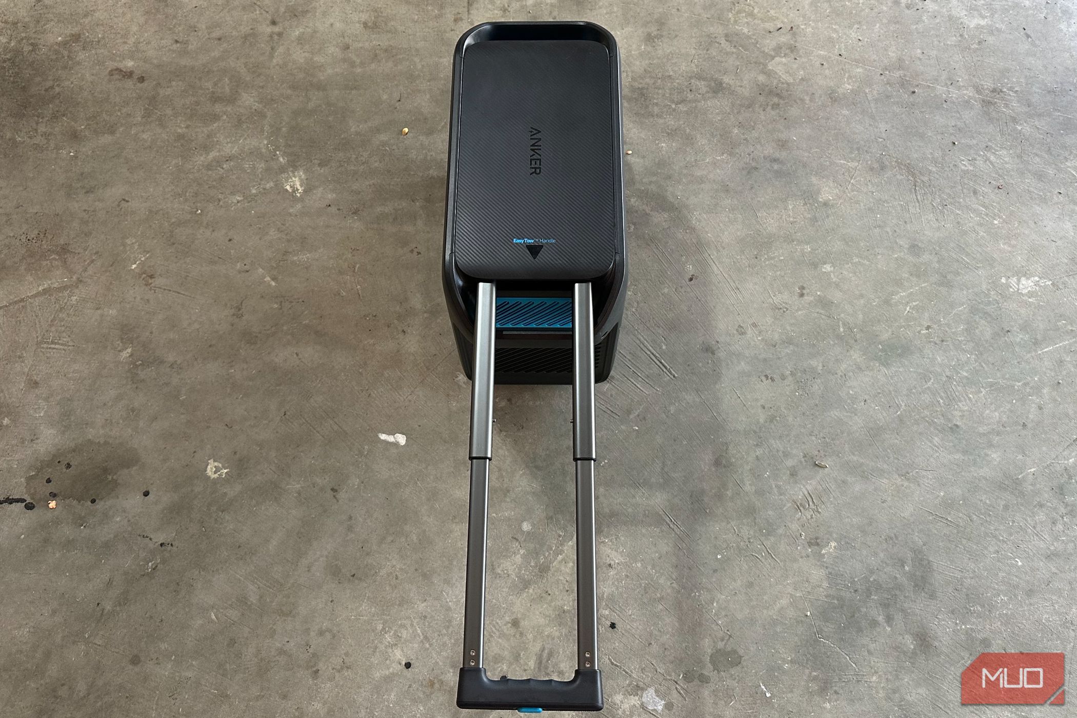 anker solix f2000 handle