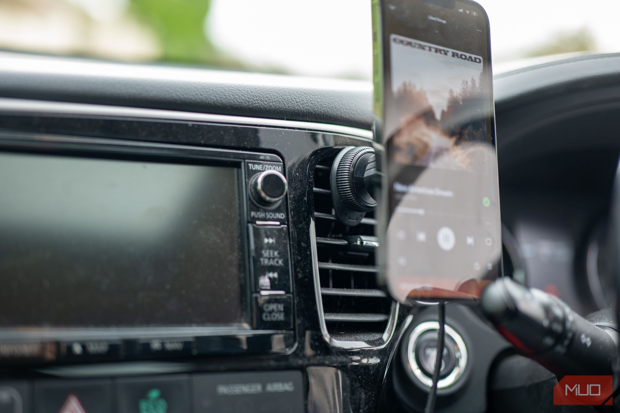 Pitaka MagEZ Car Mount Pro 2 Review: Neat NFC Features, but 