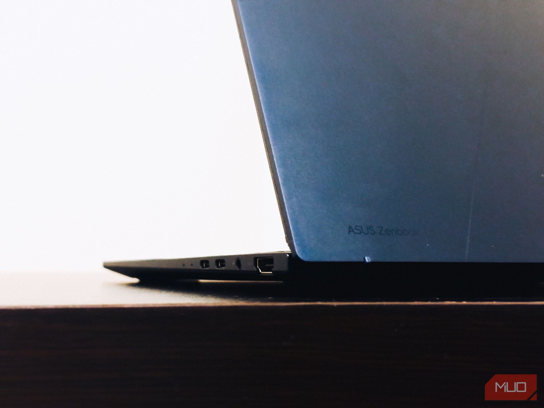 ASUS Zenbook 14 OLED Portsjpg