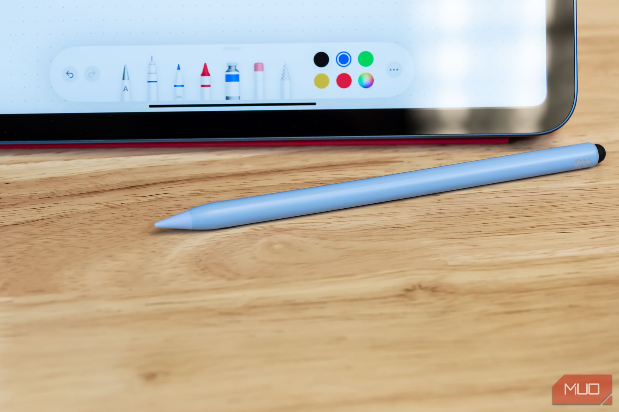 Zagg Pro Stylus 2 in front of iPas