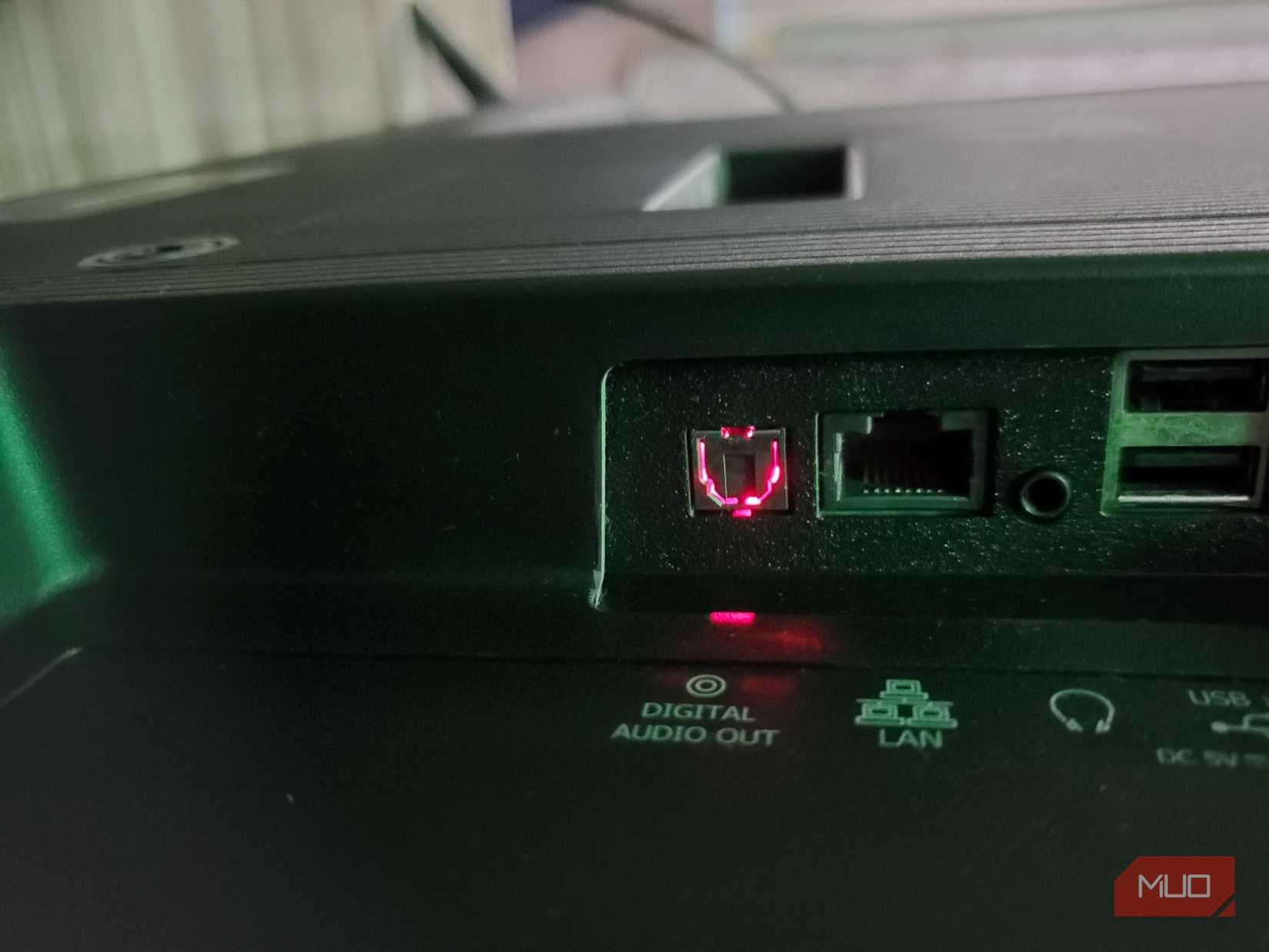 Optical audio port of a Hisense SmartTV.