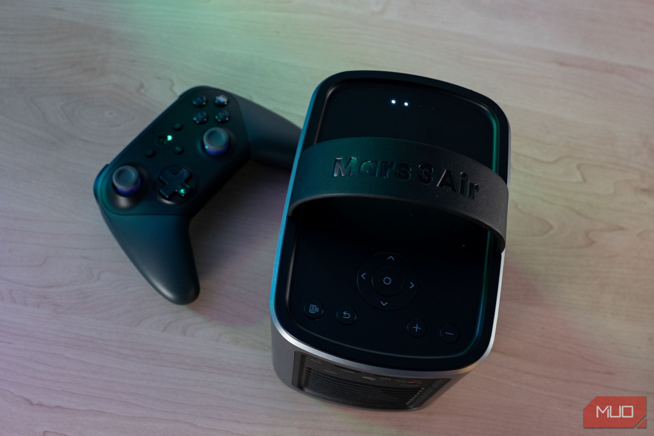 Anker Nebula Mars 3 Air with gaming controller