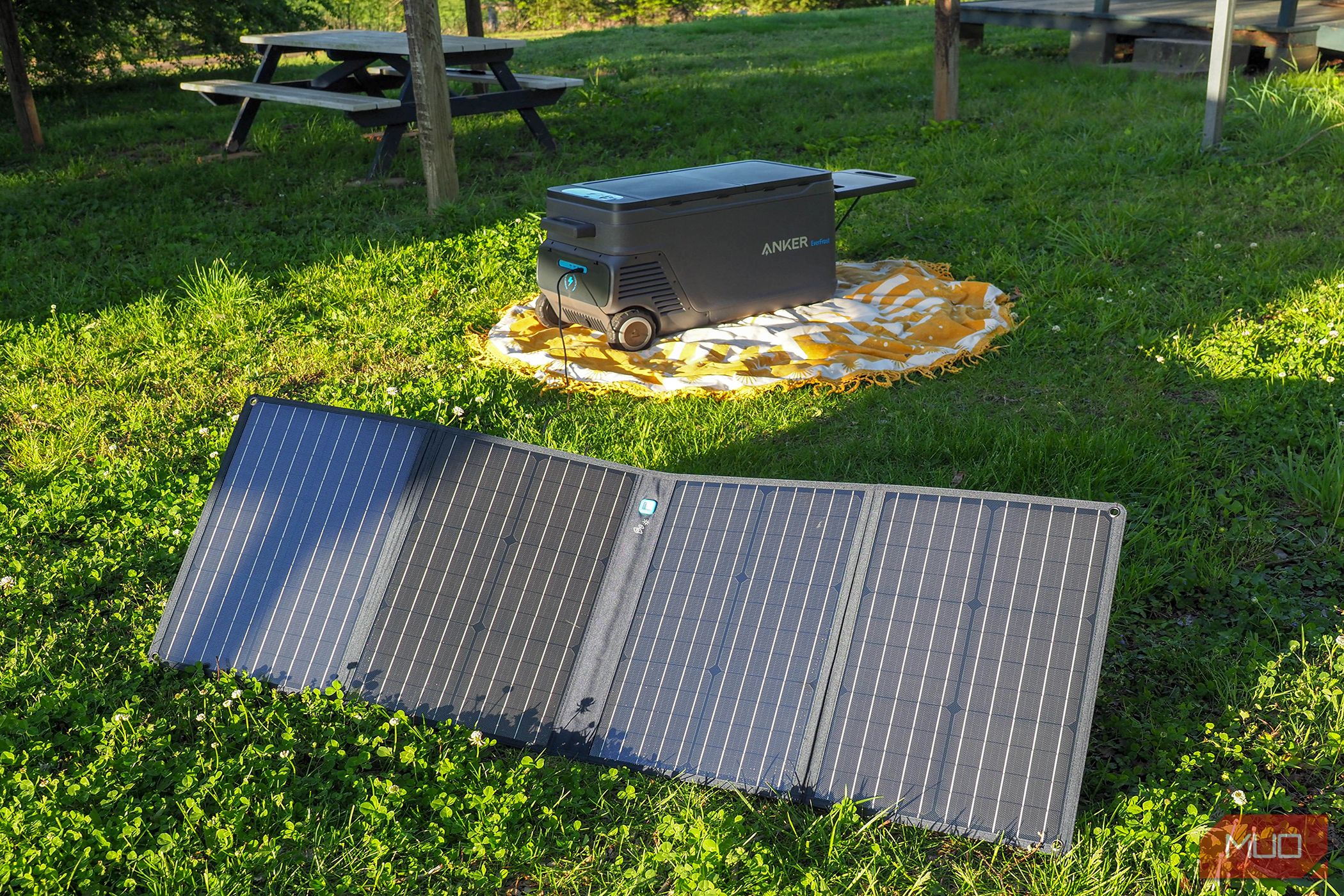 Anker EverFrost Dual-Zone Powered Cooler 50 solar panel charge