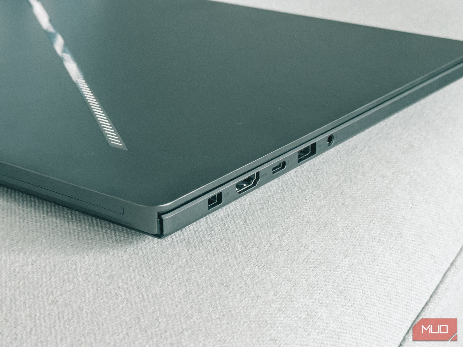 پورت ASUS ROG Zephyrus G16-1