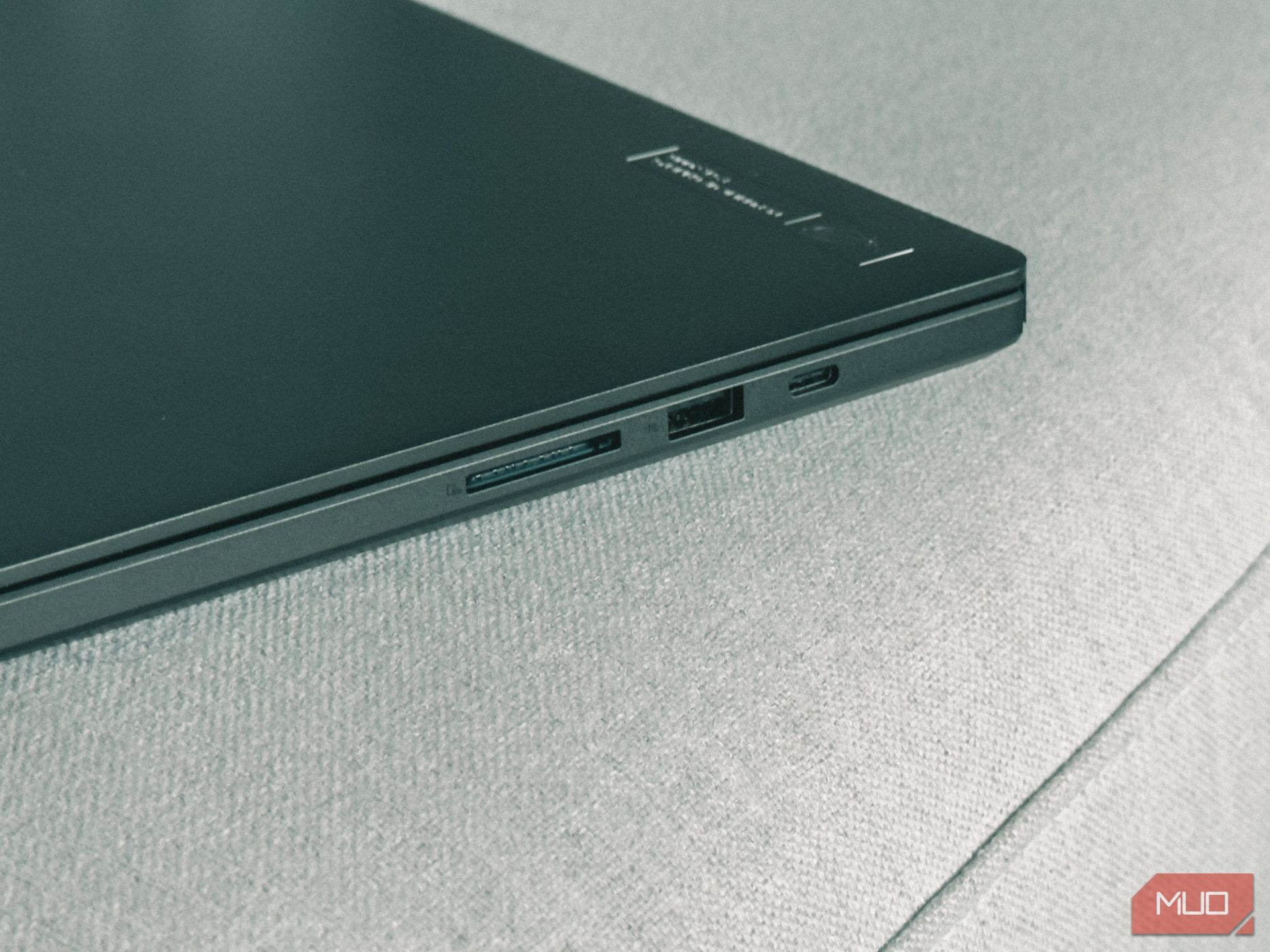 پورت ASUS ROG Zephyrus G16-2