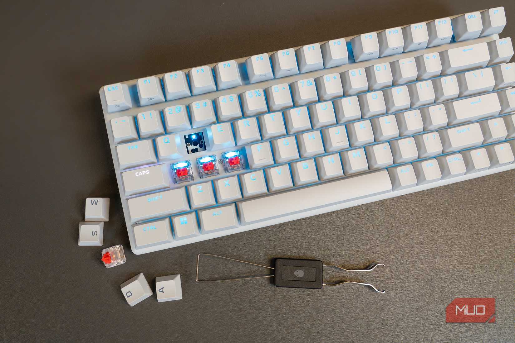 Alienware Pro Gaming Wireless Keyboard Review: Truly Superb