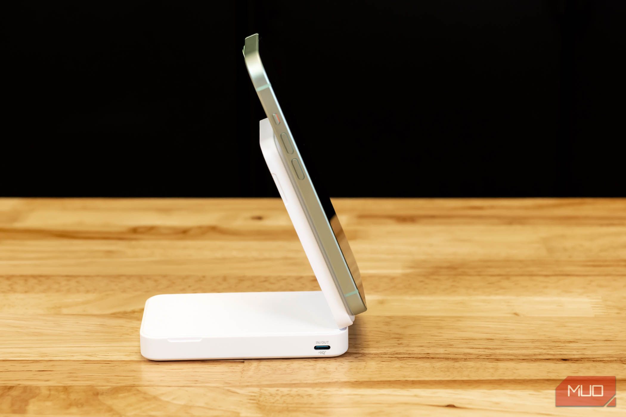 anker-maggo-power-bank-lado