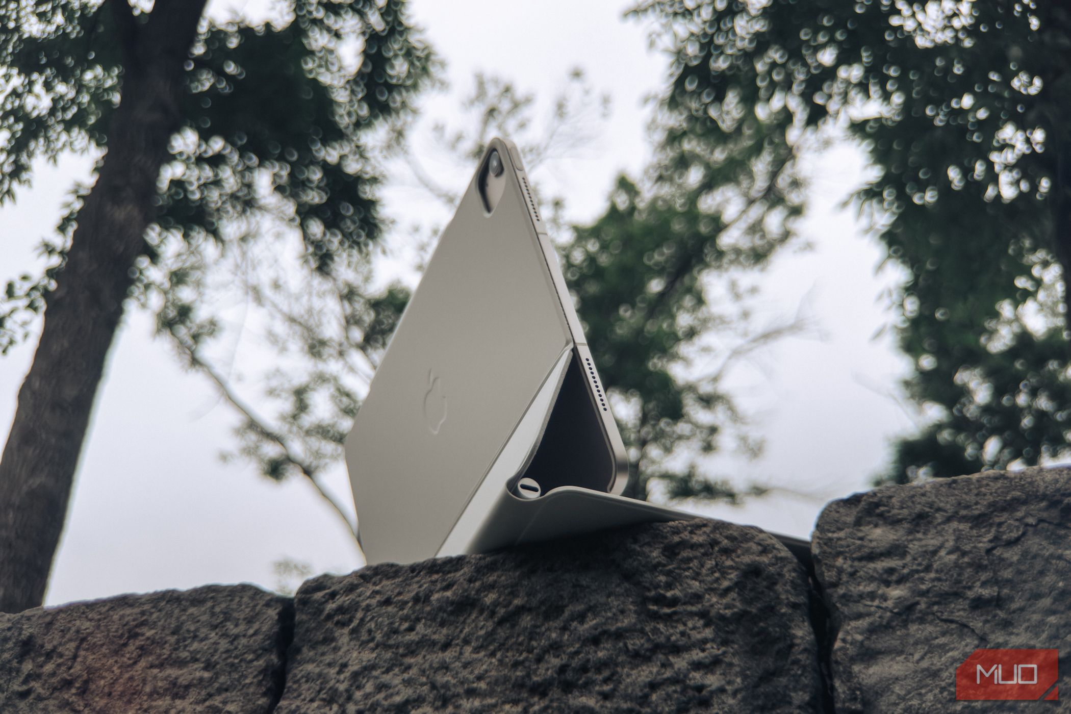 Backside of the Apple iPad Air M2 in a Magic Keyboard case