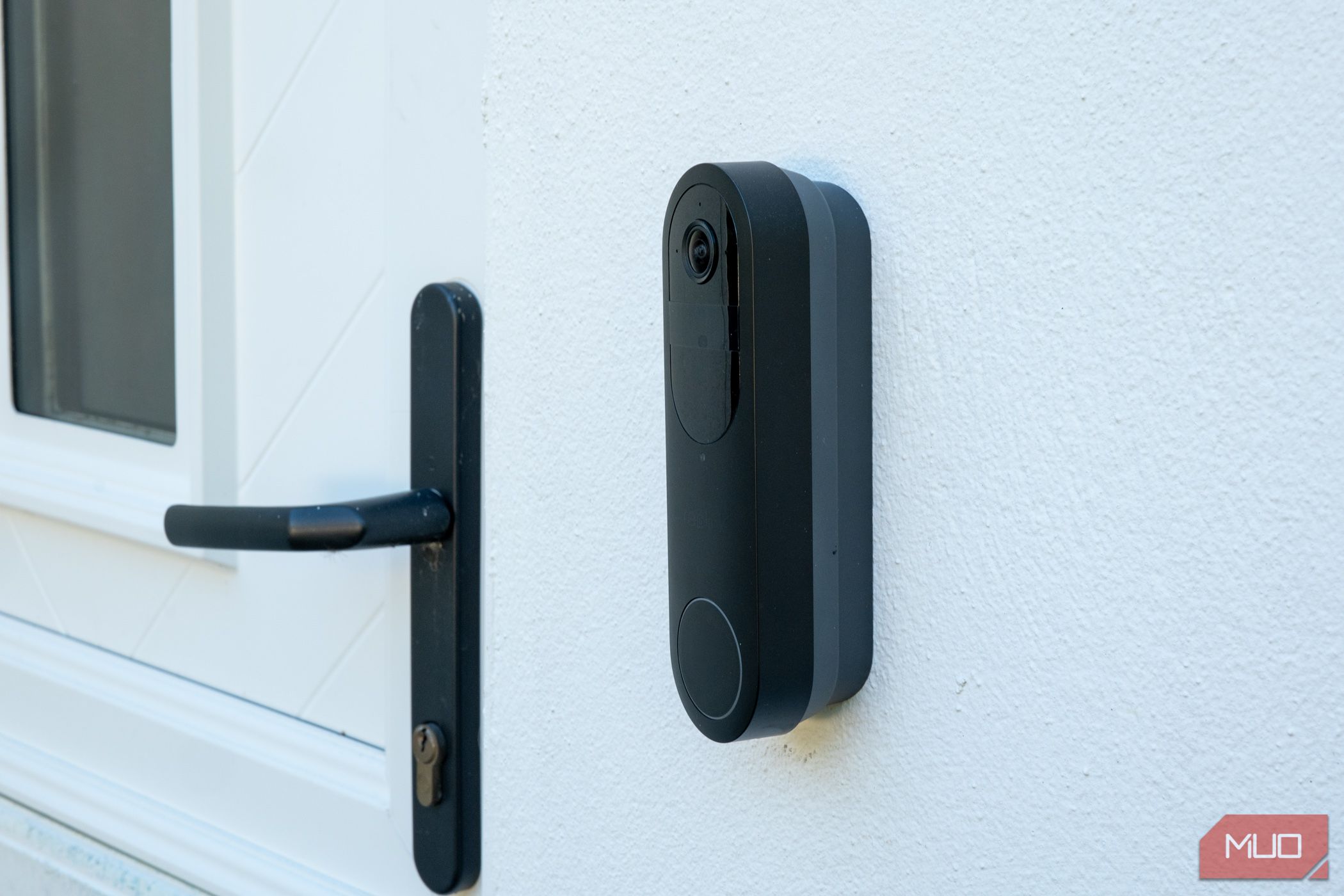 reolink doorbell battery and chime review - mounted next to the door