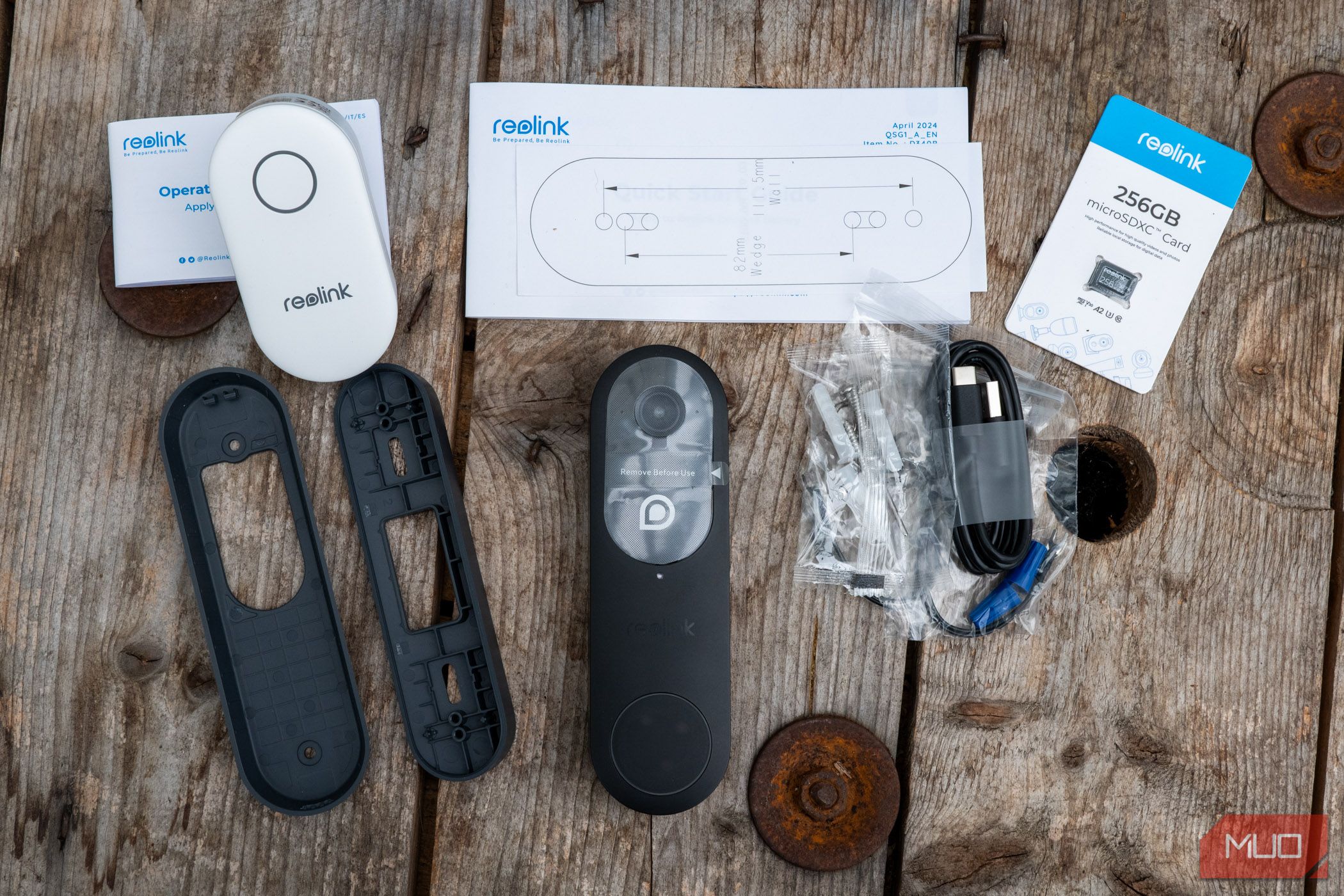 reolink doorbell battery and chime review - package contents and chime