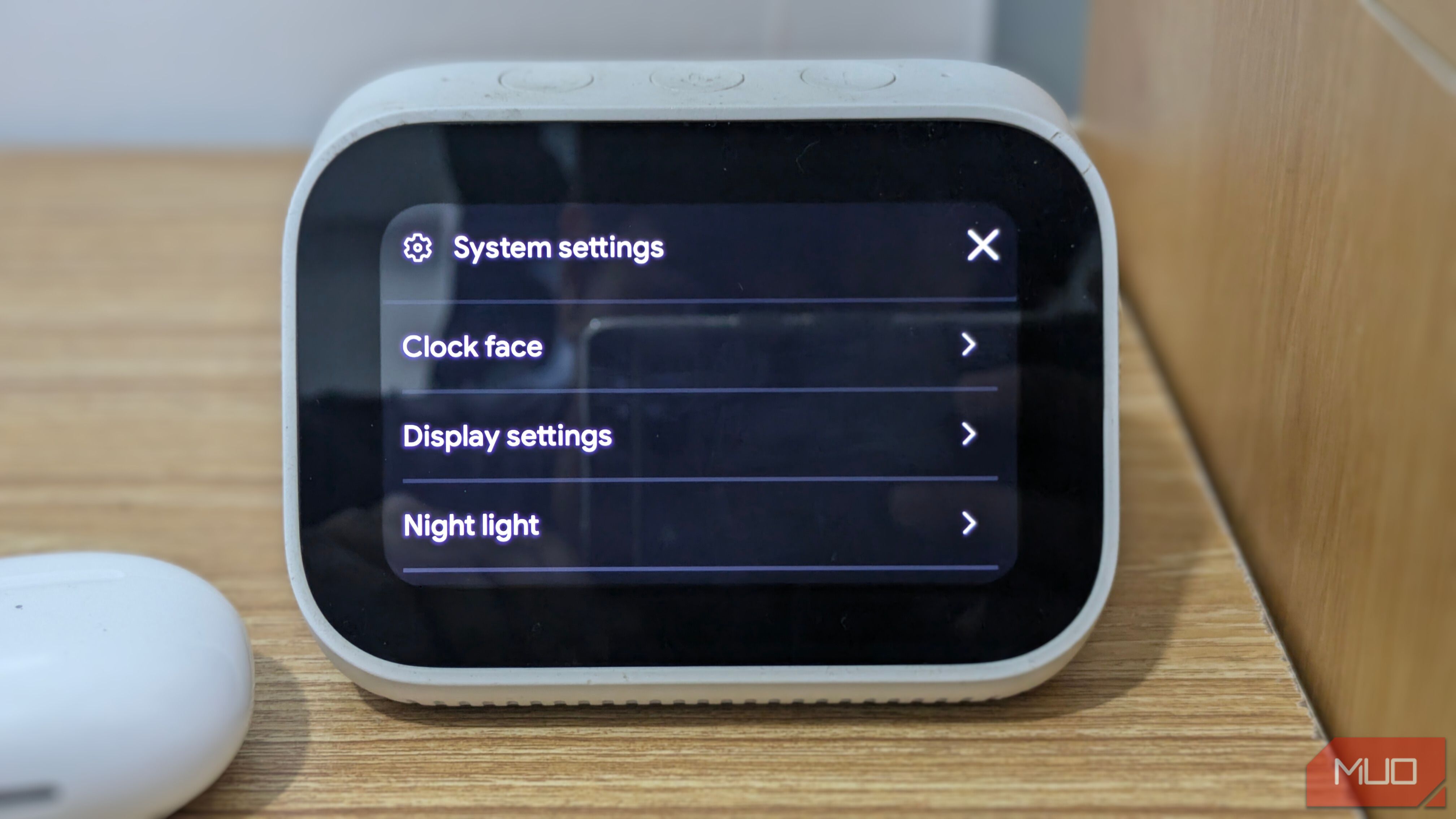 Smart clock offering more advanced functionalities