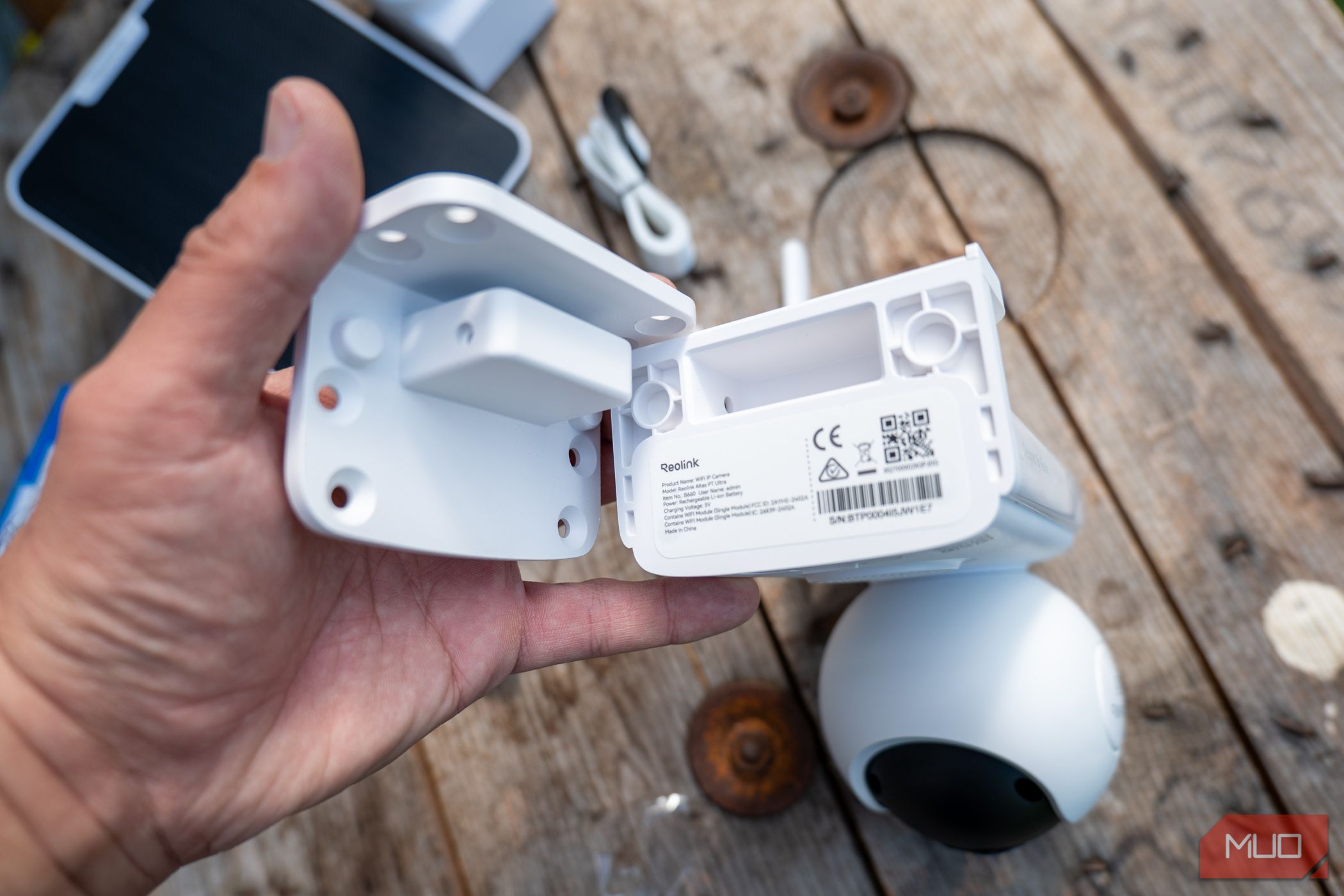 Reolink PT Ultra mounting bracket. 