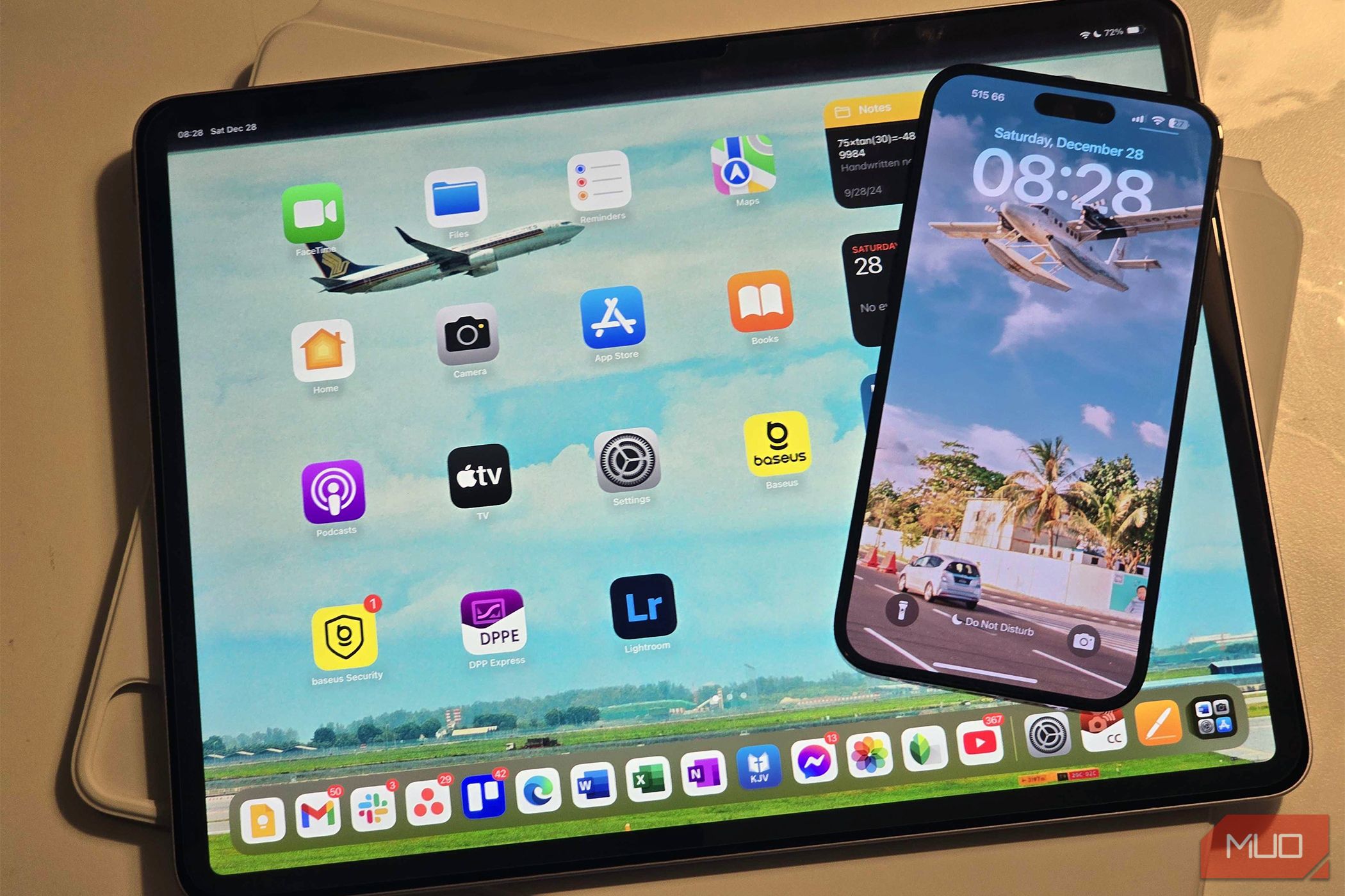 The large screen of the 13-inch iPad Air versus the iPhone 14 Pro Max