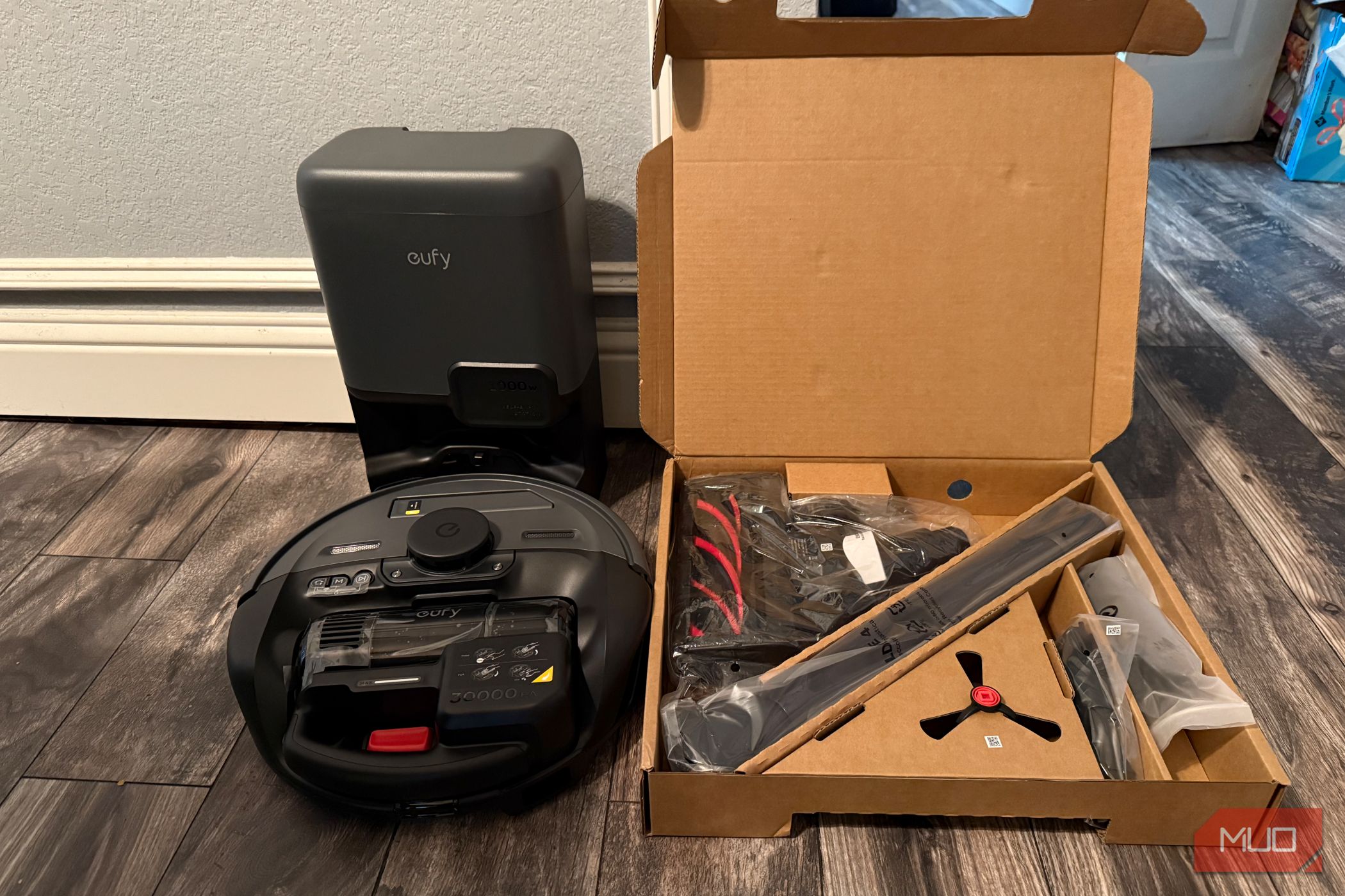 The Eufy e20 and boxed accessories. 
