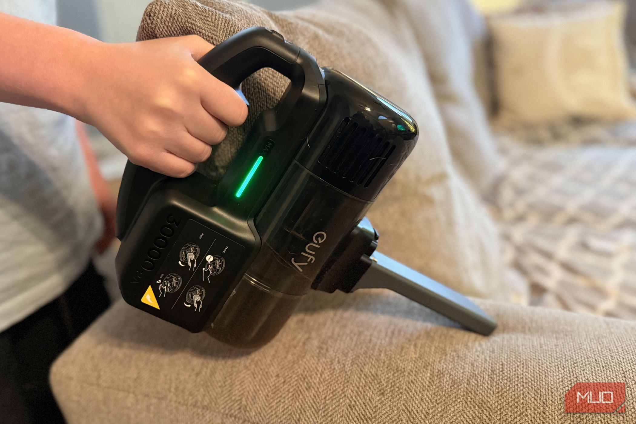 The Eufy e20 vac in canister mode. 