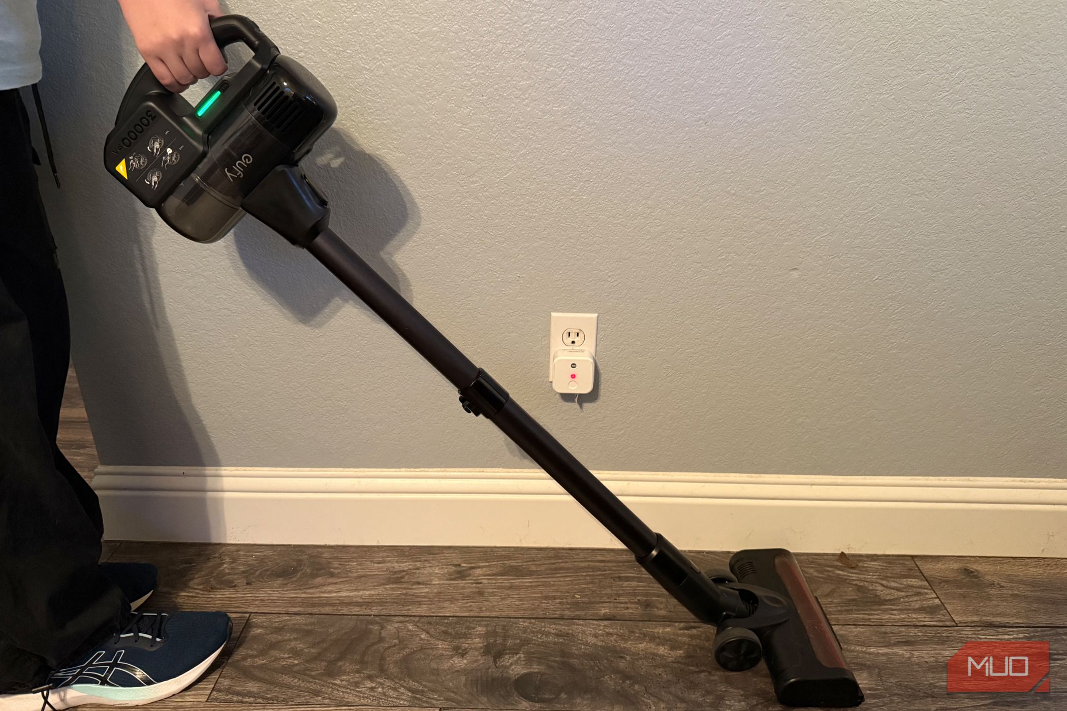 The Eufy e20 in stick vac mode. 