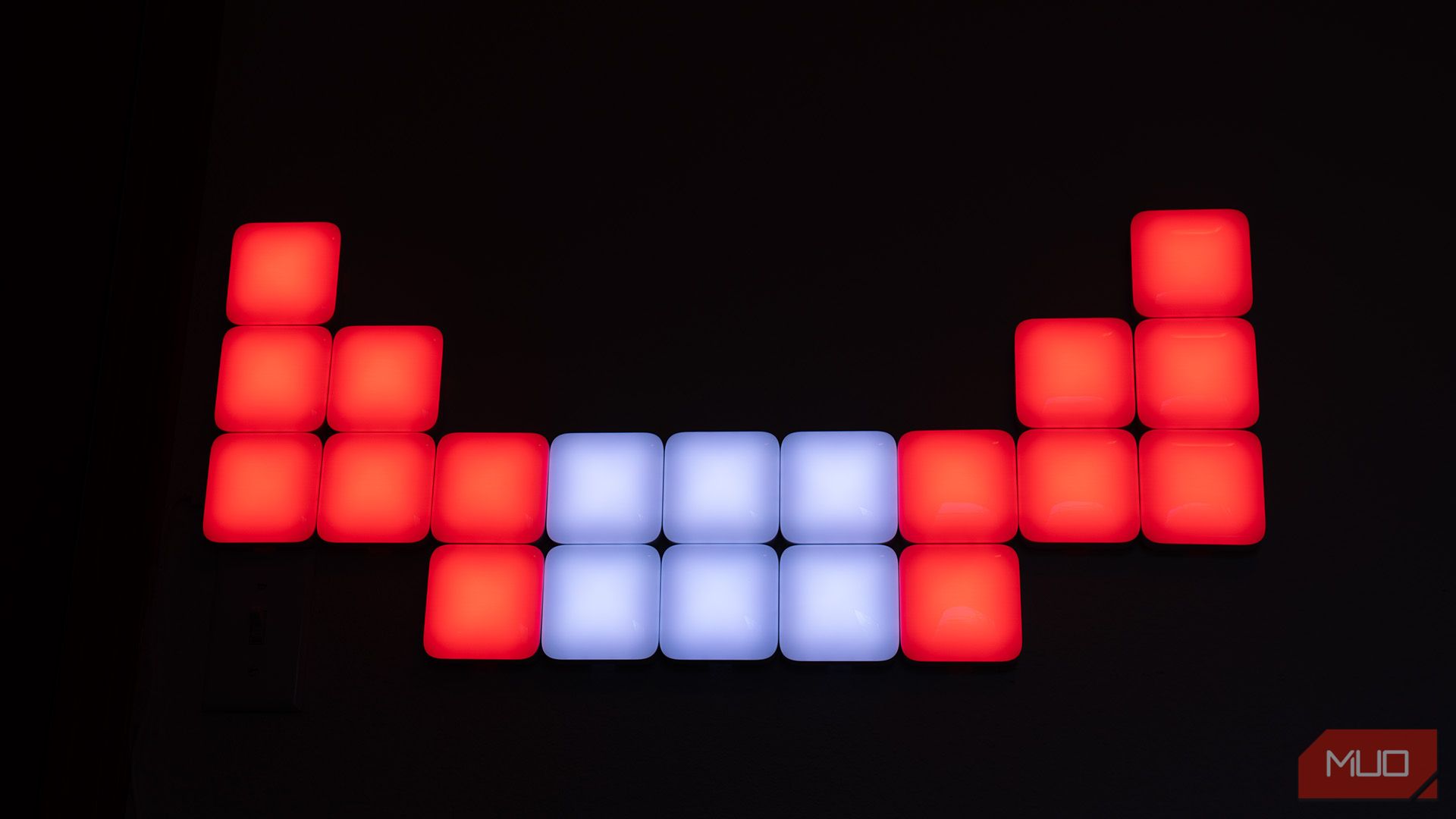 Govee Mini Panel Lights with MakeUseOf Red and White colors