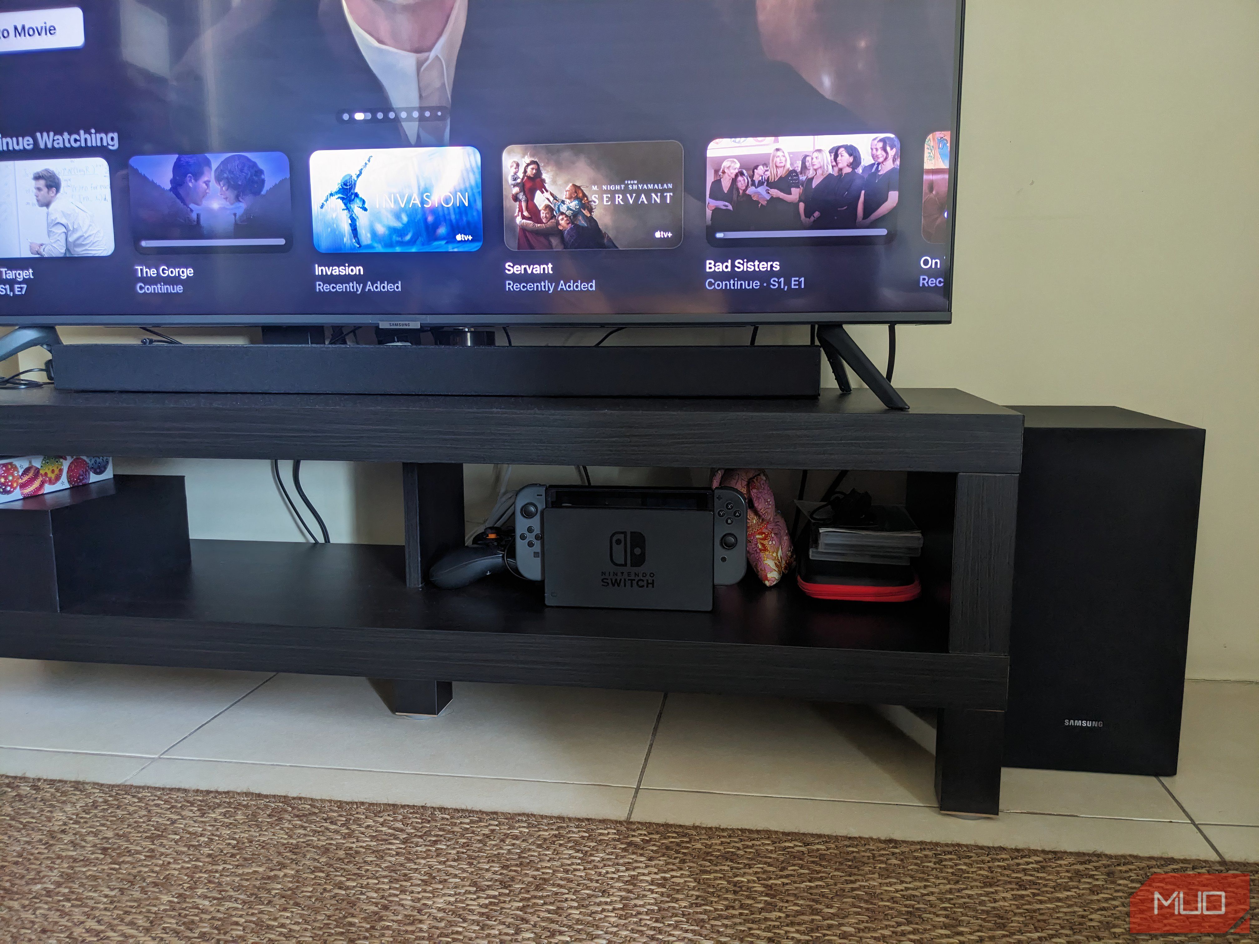 A soundbar and subwoofer facing forwards.