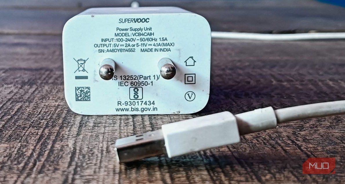 Supervooc adapter placed with USB-A cable