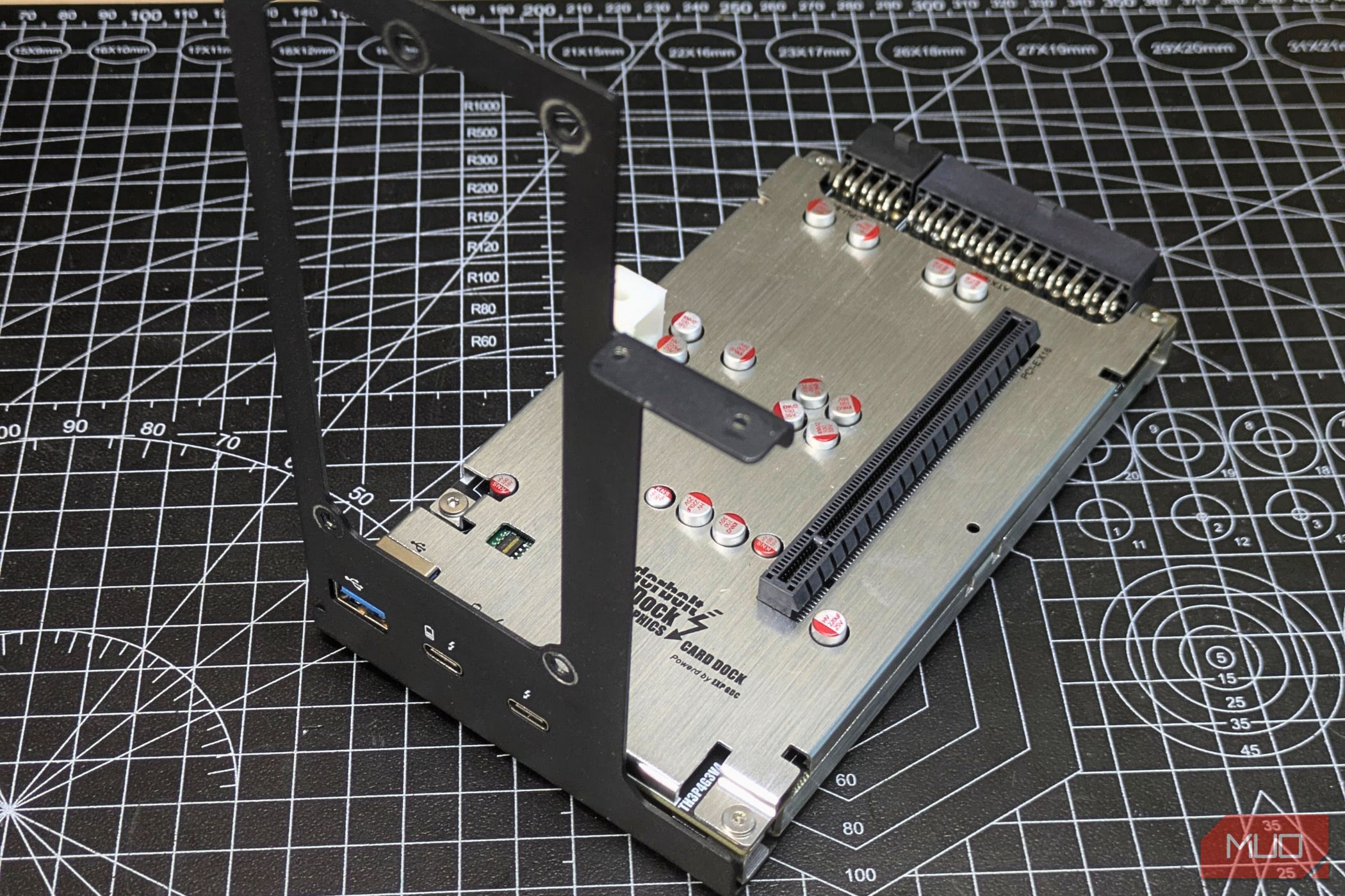 Attach mounting bracket to eGPU dock