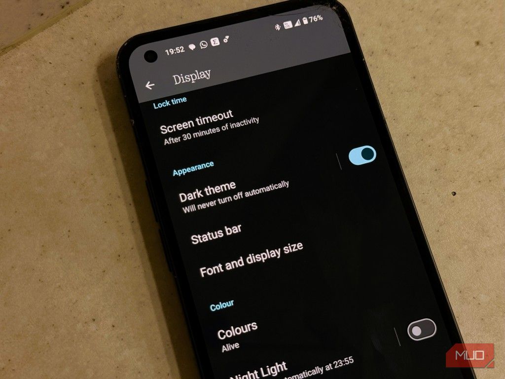 Dark mode setting on an Android phone