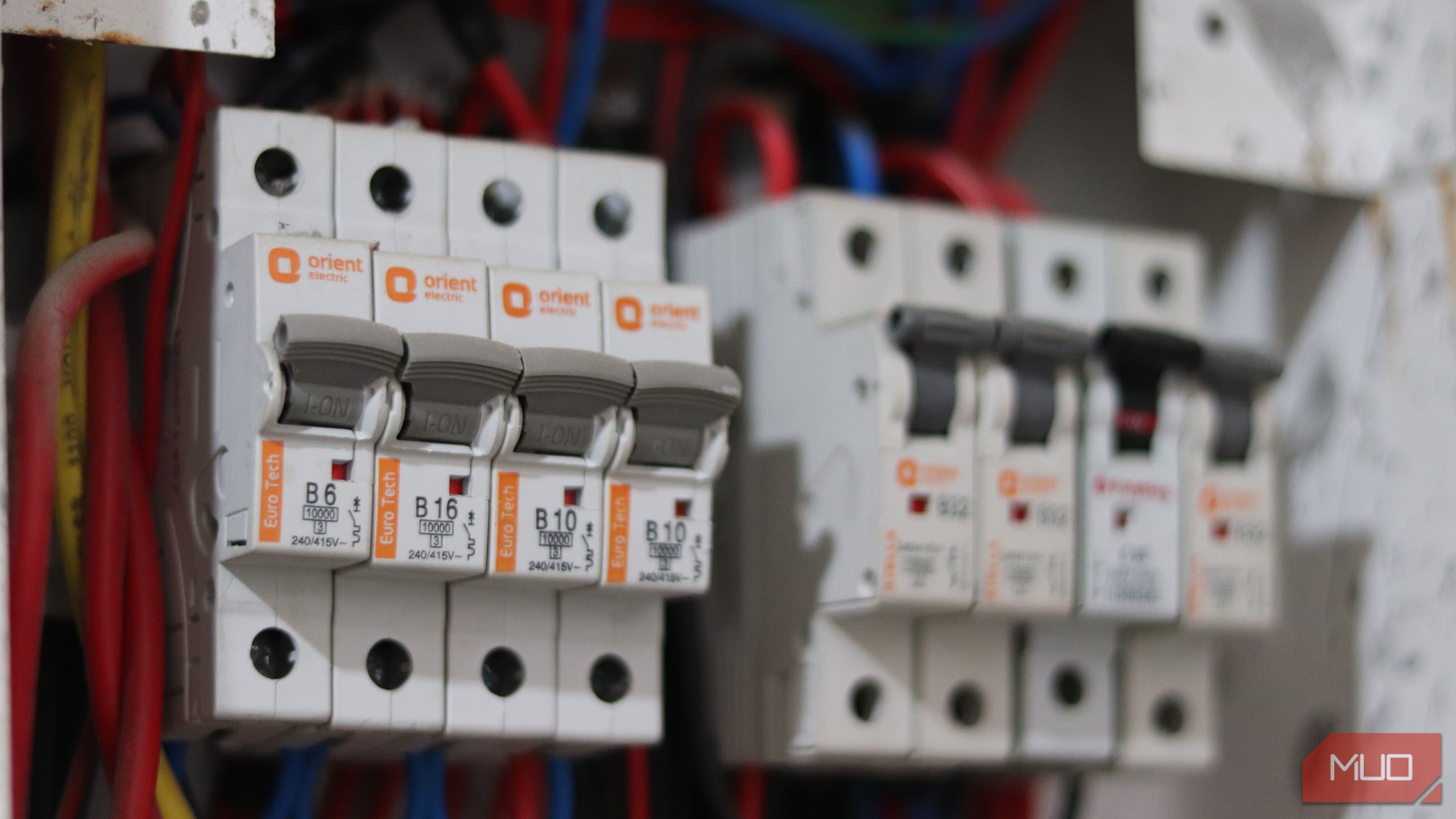 Power breaker circuits