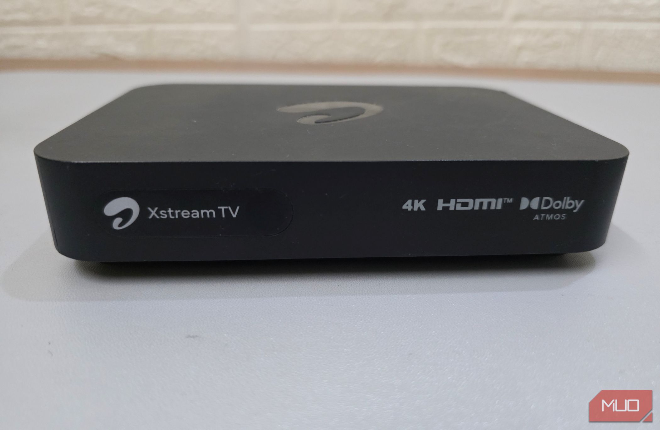 Airtel Xstream Box is placed on a table-1