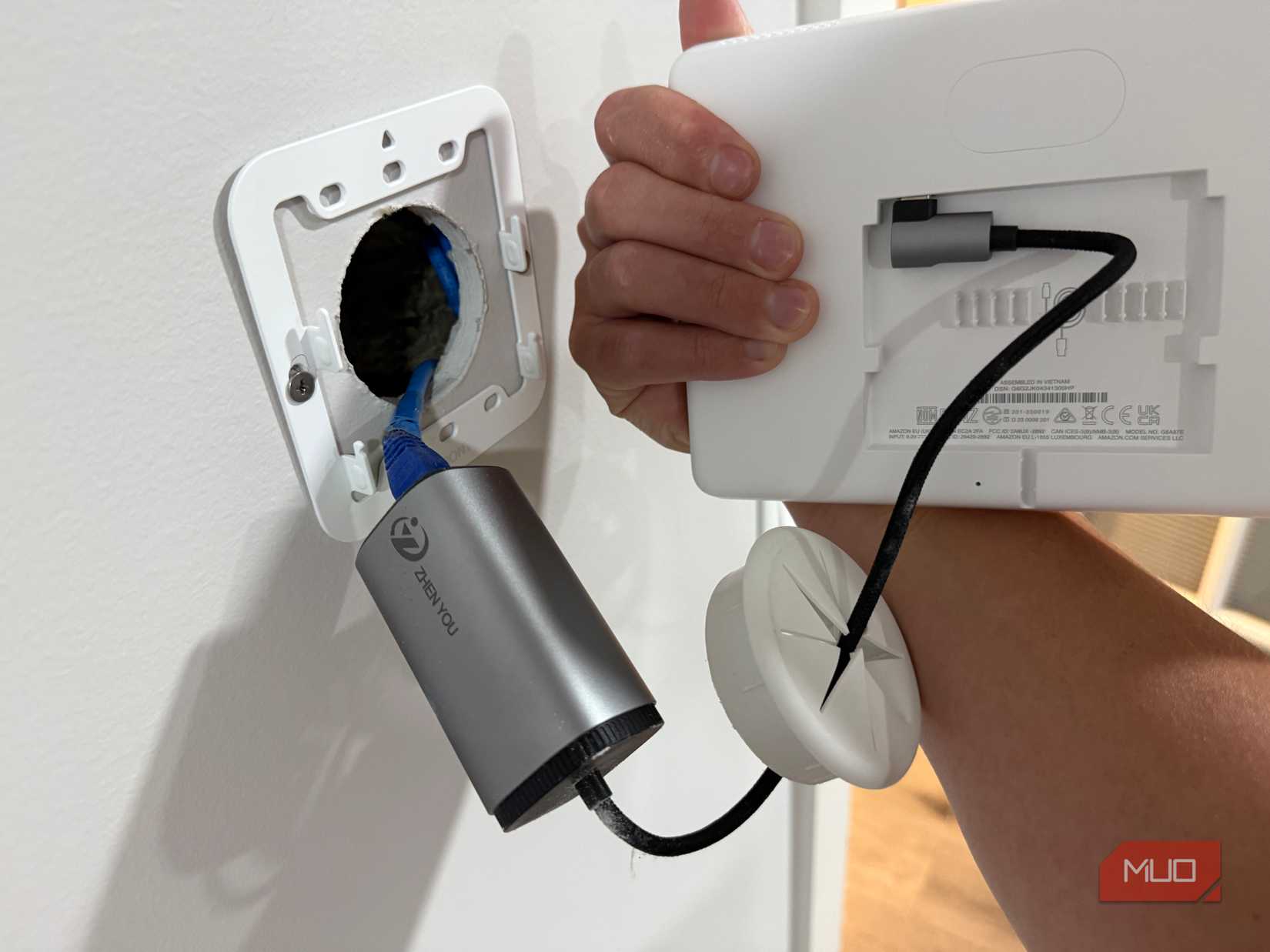 NP Type-C connected to ethernet and echo hub through wall
