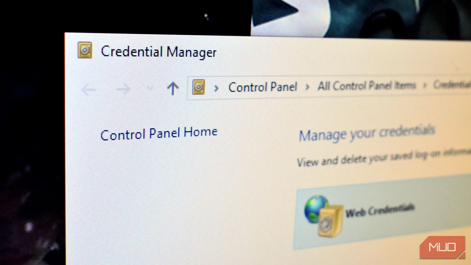 Why This Built-In Windows Feature Isn't a Replacement for Your Password Manager