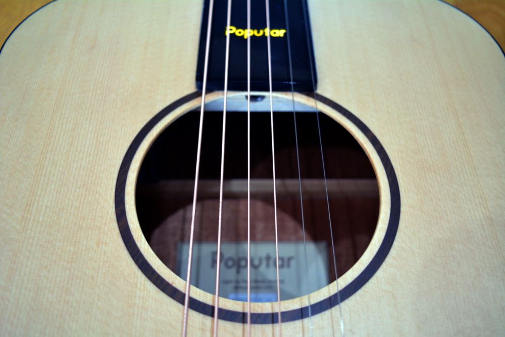 muo review poputar strings - Il Poputar può davvero insegnarti a suonare la chitarra?