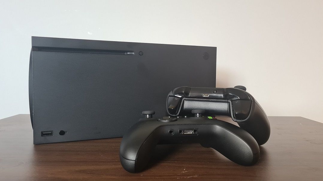 XSX With Pads - Come utilizzare i controller Xbox One su Xbox Series X